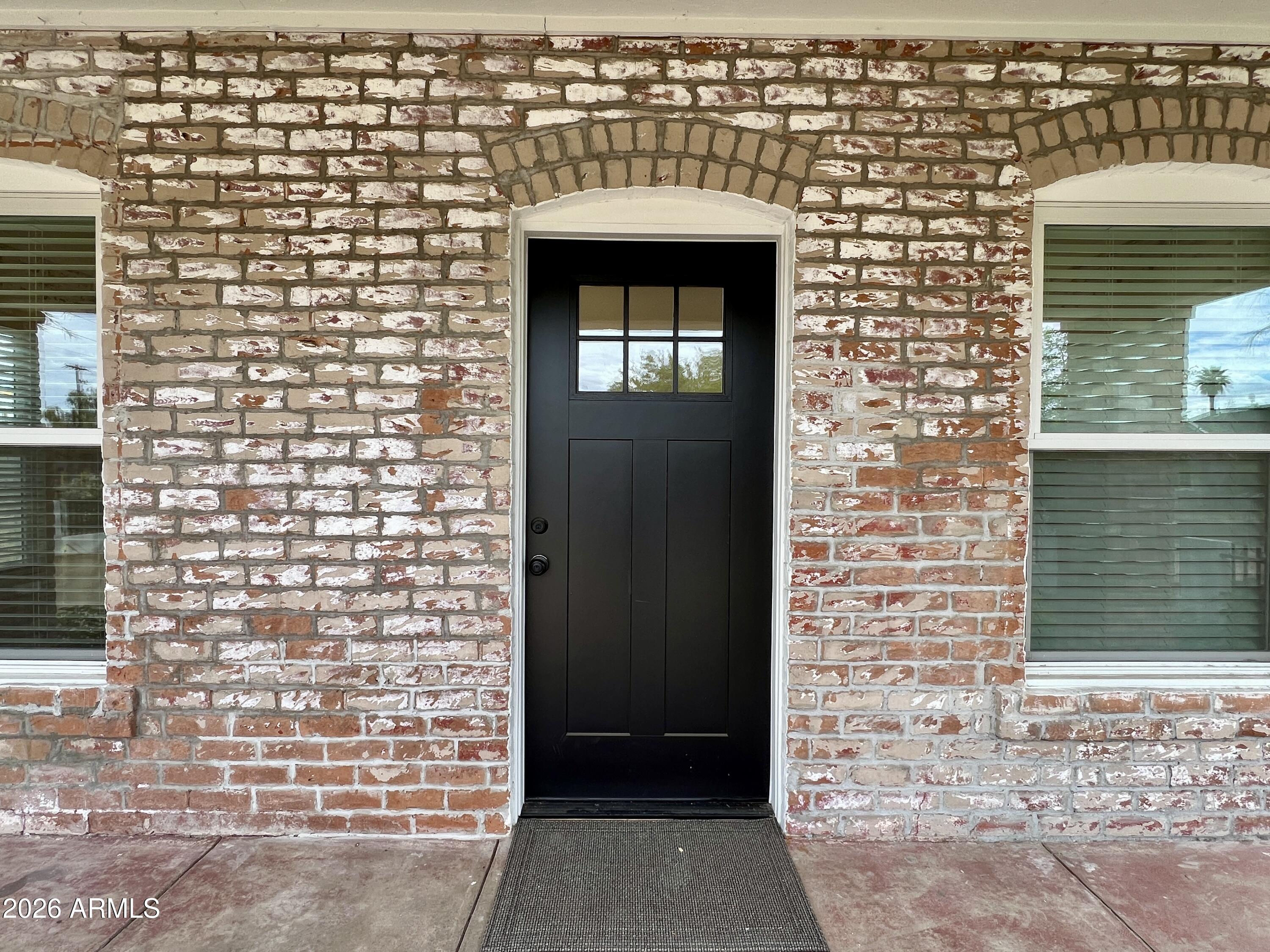 921 E Roosevelt Street