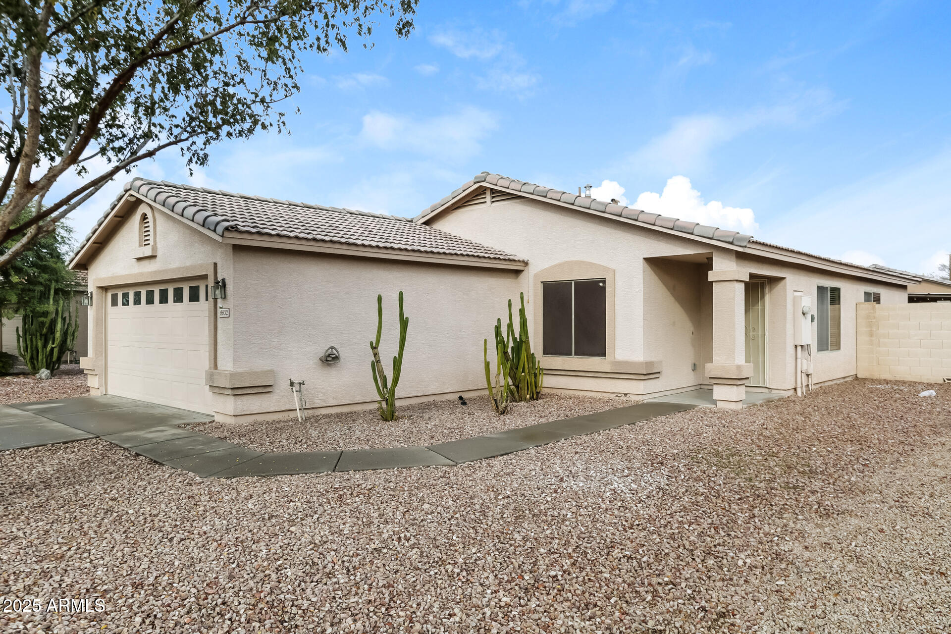 8832 W MANZANITA Drive