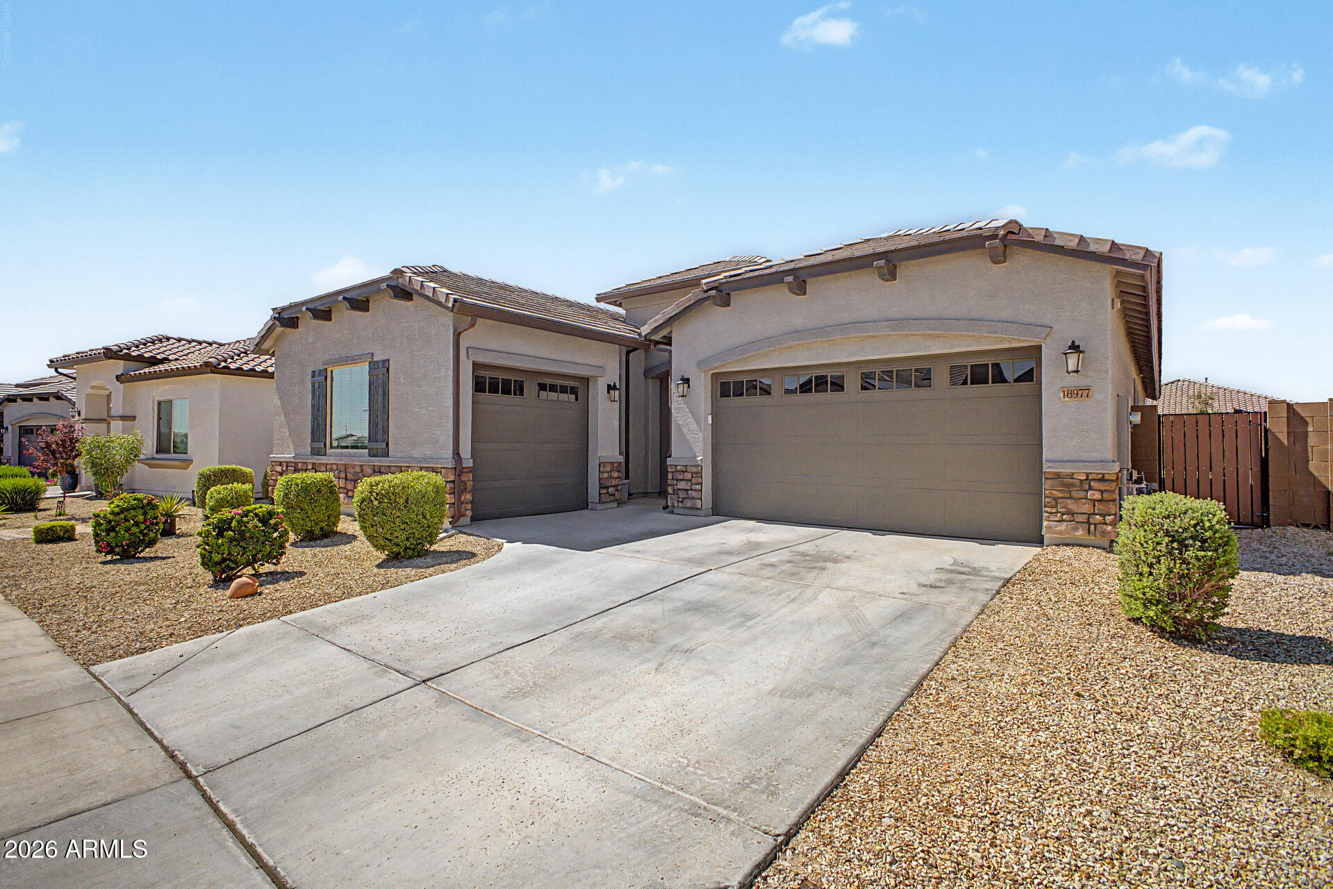 18977 W DESERT HILLS Drive