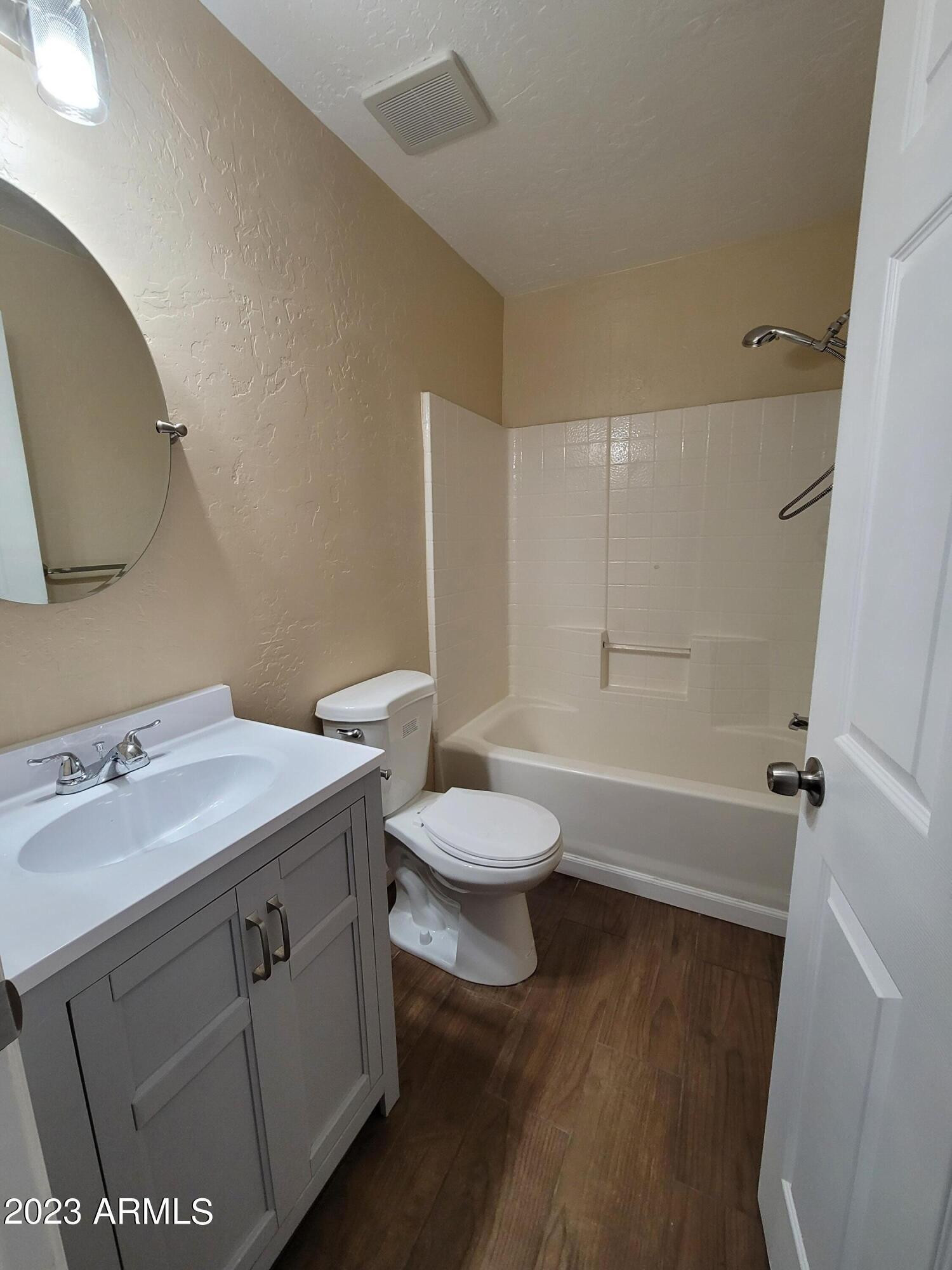 532 W 9th Street Apt 101