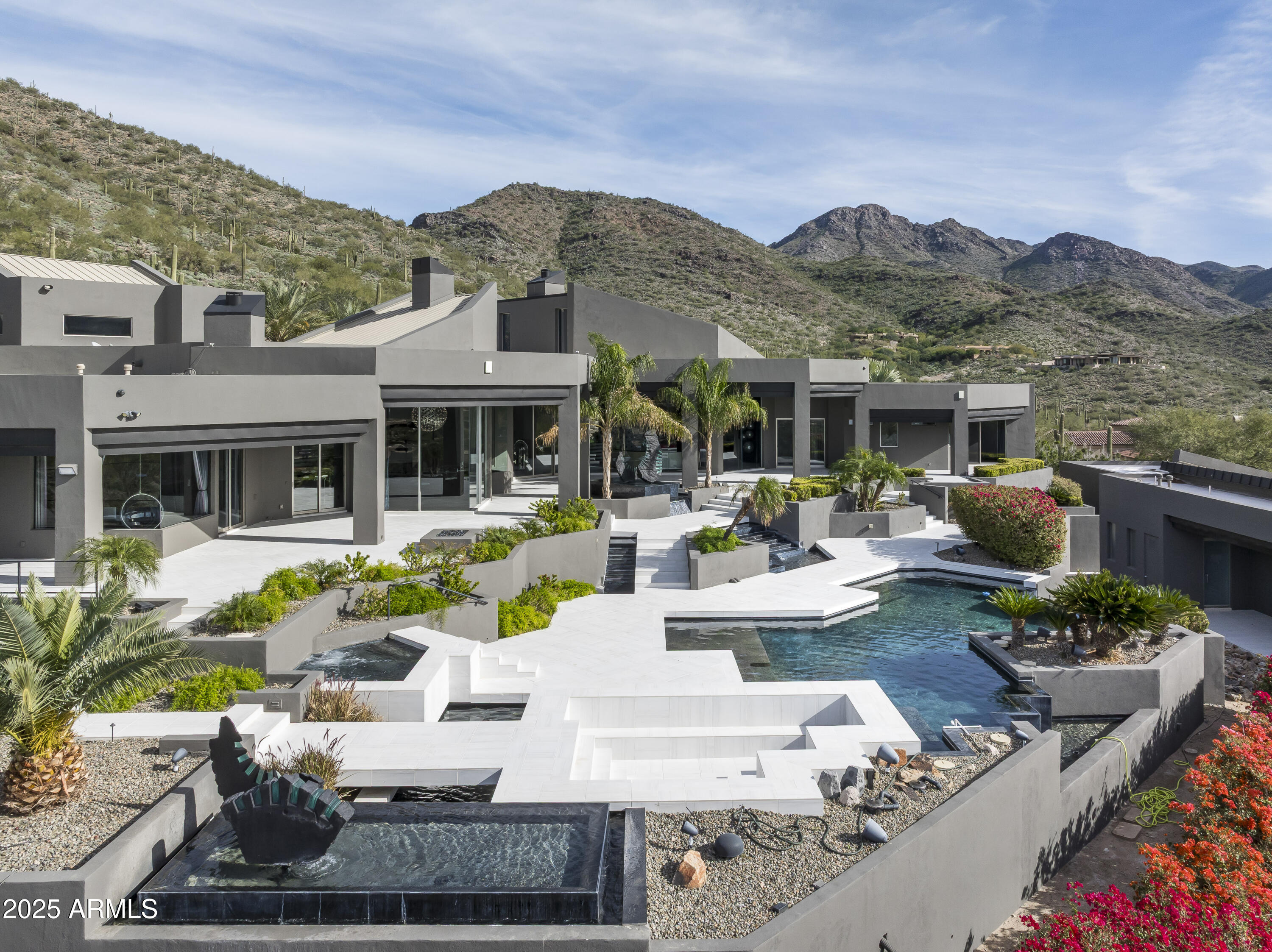 10324 E CALLE DE LAS BRISAS --