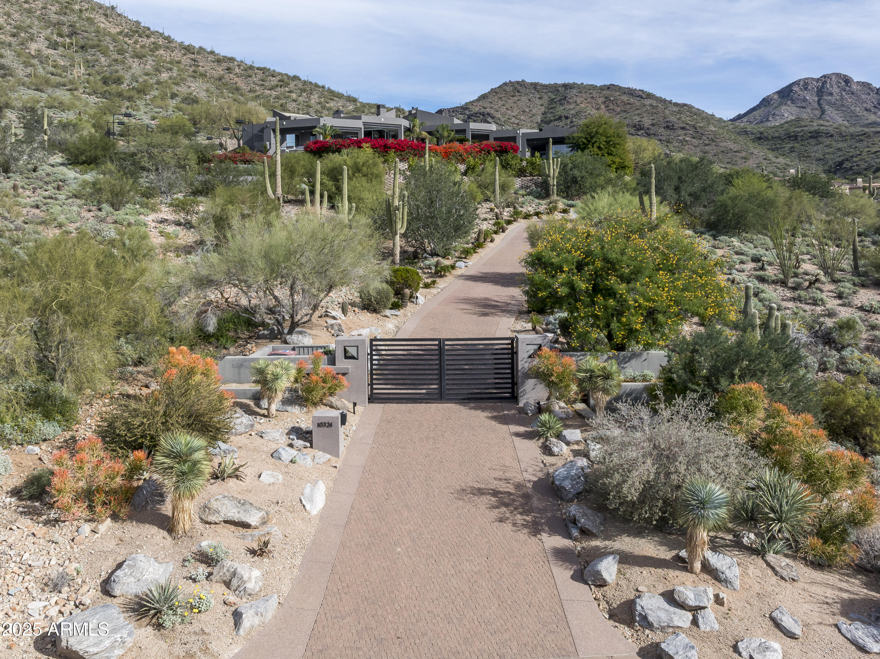 10324 E CALLE DE LAS BRISAS --