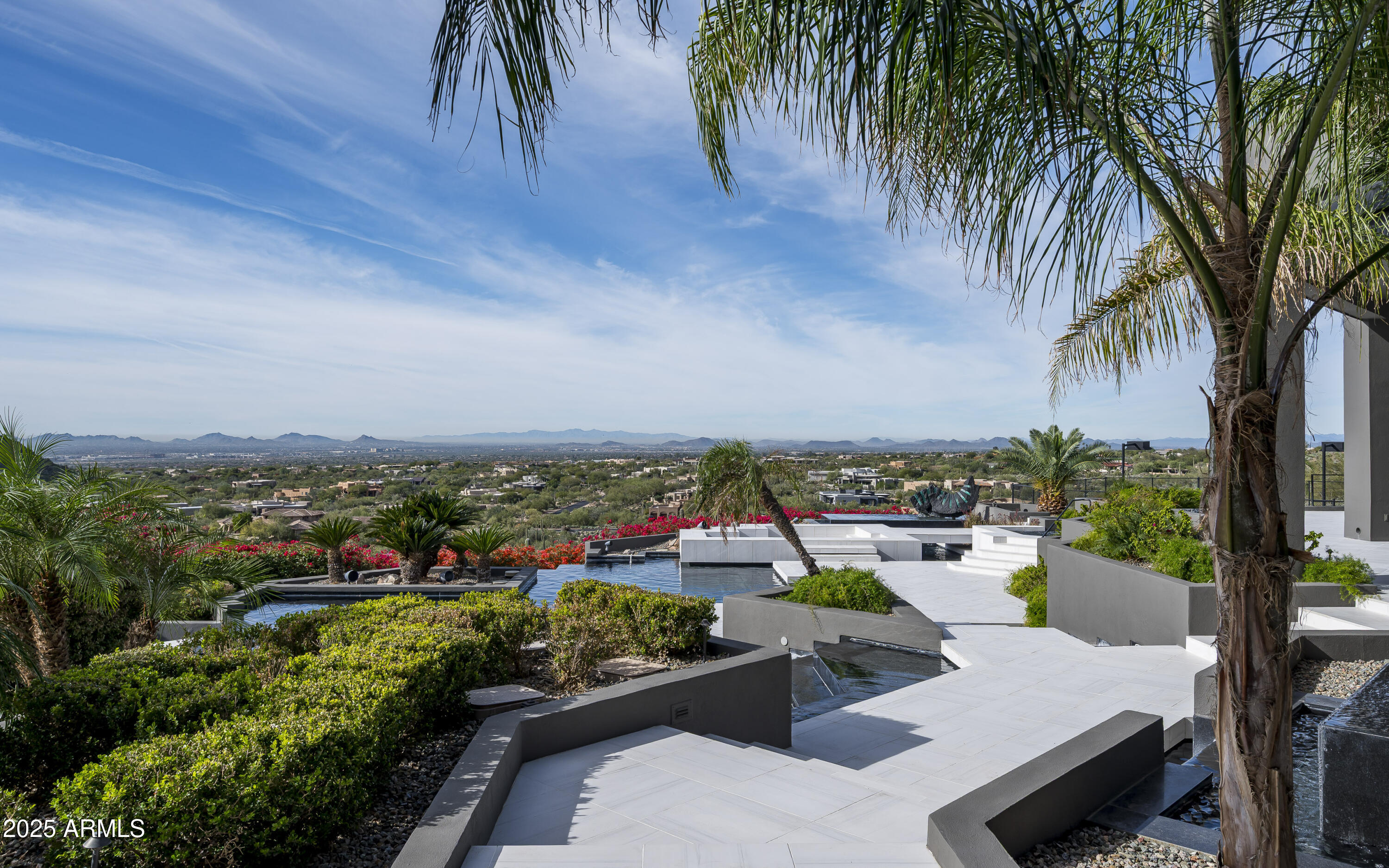 10324 E CALLE DE LAS BRISAS --