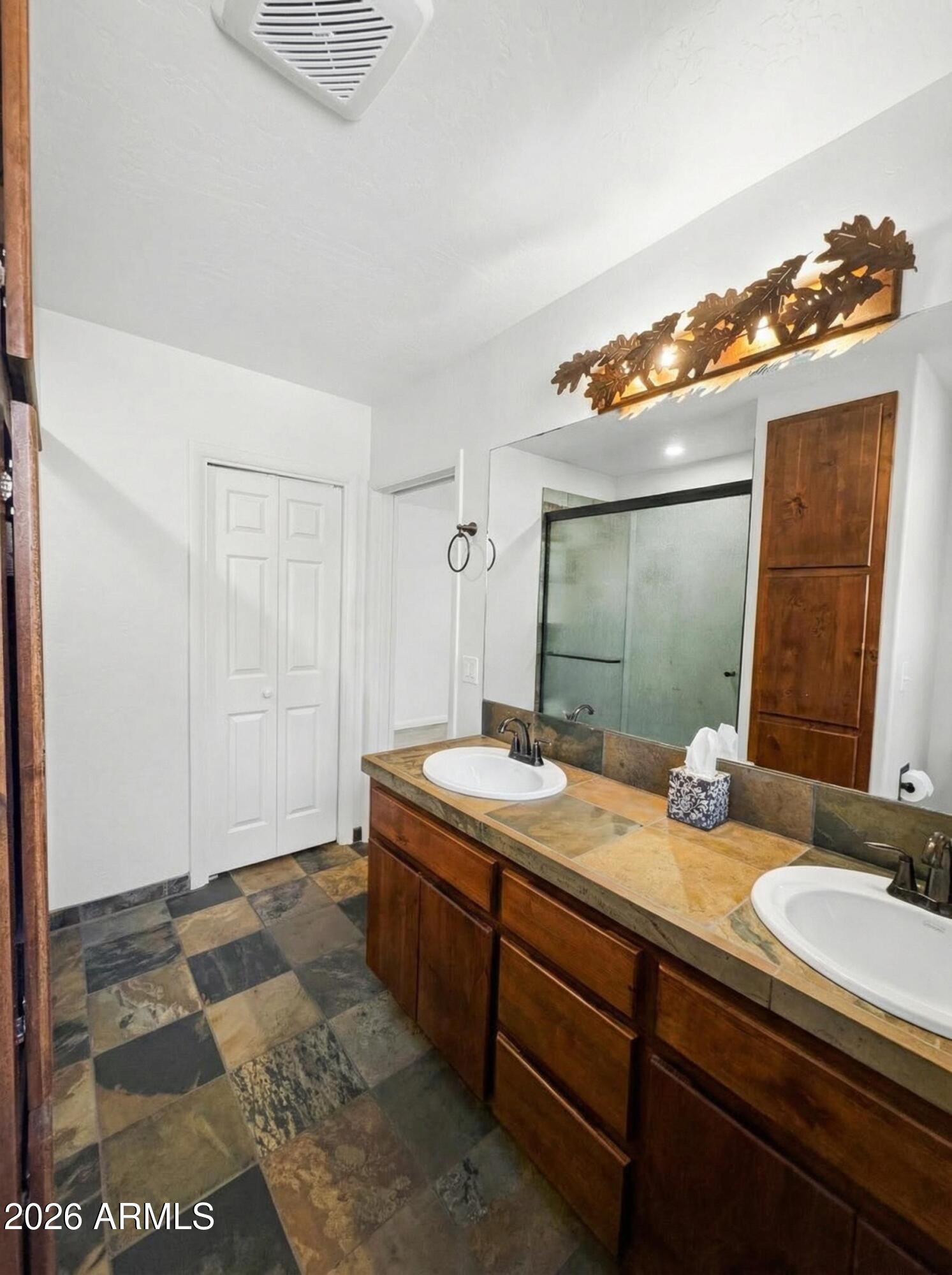 PINETOP LAKES UNIT 3 - Residential