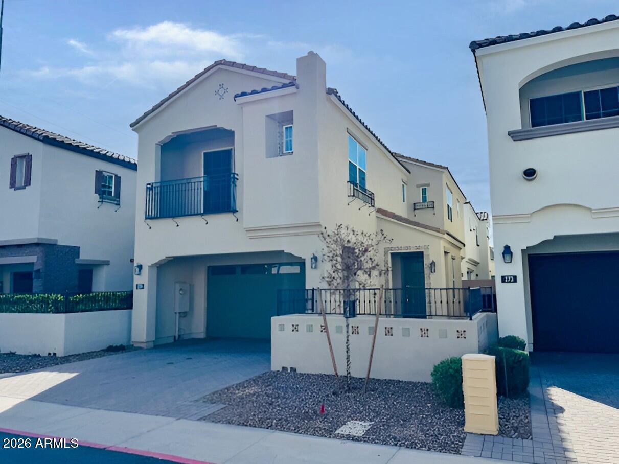 279 E MARKWOOD Drive