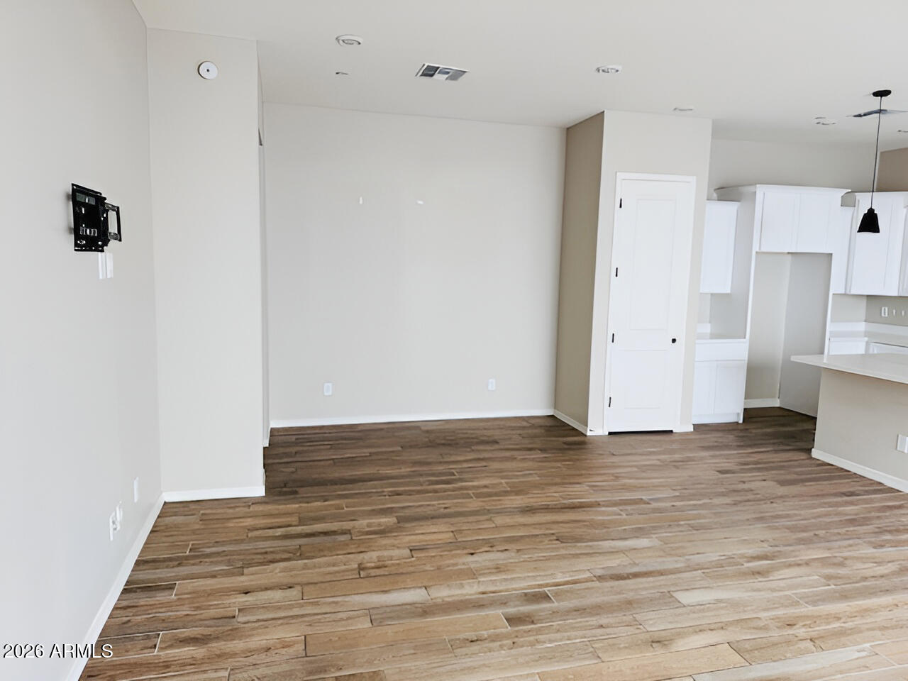 279 E MARKWOOD Drive