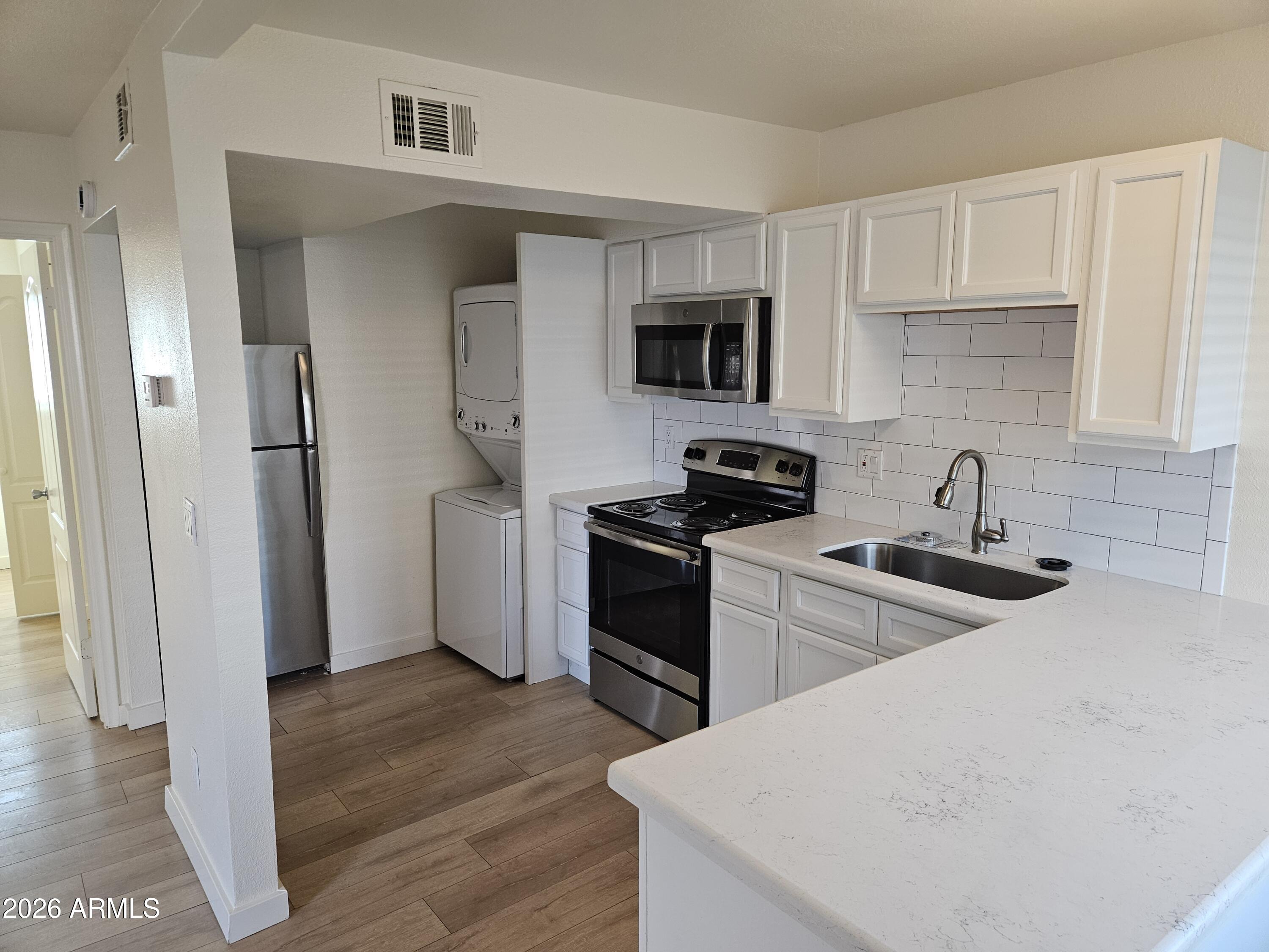 1330 E HIGHLAND Avenue 2A