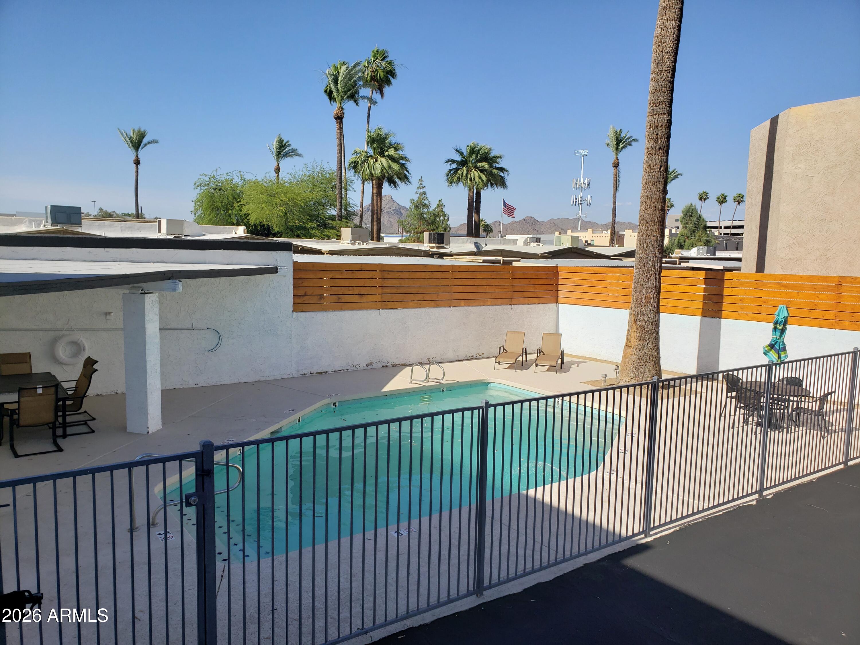 1330 E HIGHLAND Avenue 2A