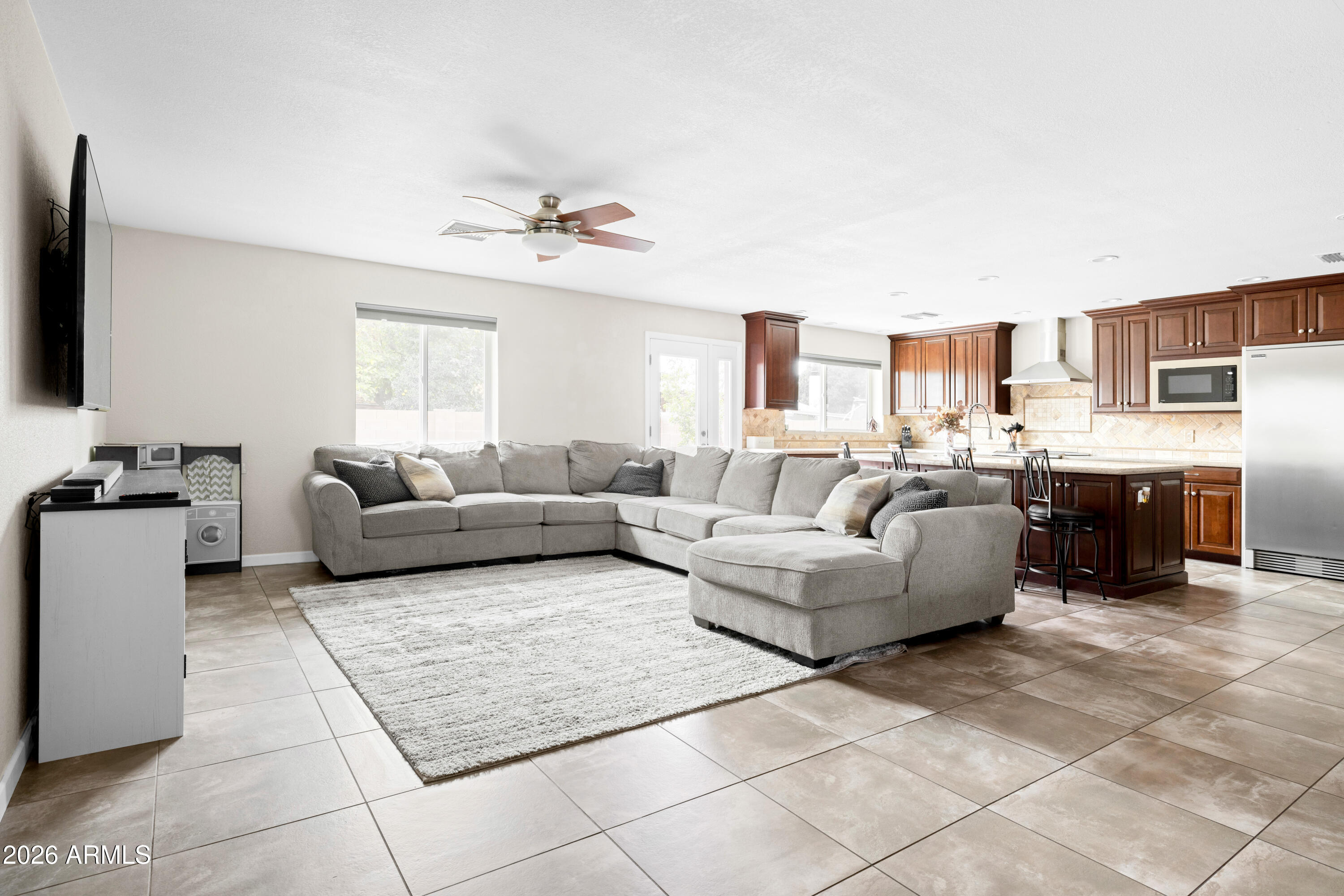 1955 W SHADY GLEN Avenue