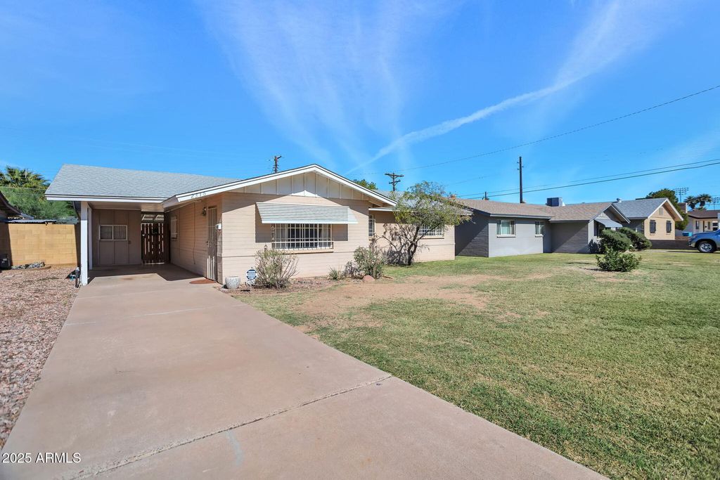 Photo of 2316 W Tuckey Lane, Phoenix, AZ 85015 (MLS # 6944473)