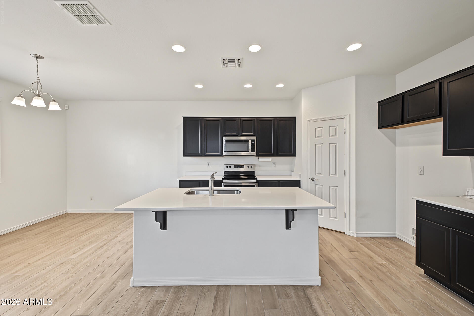 2339 E UNIVERSITY Drive 20