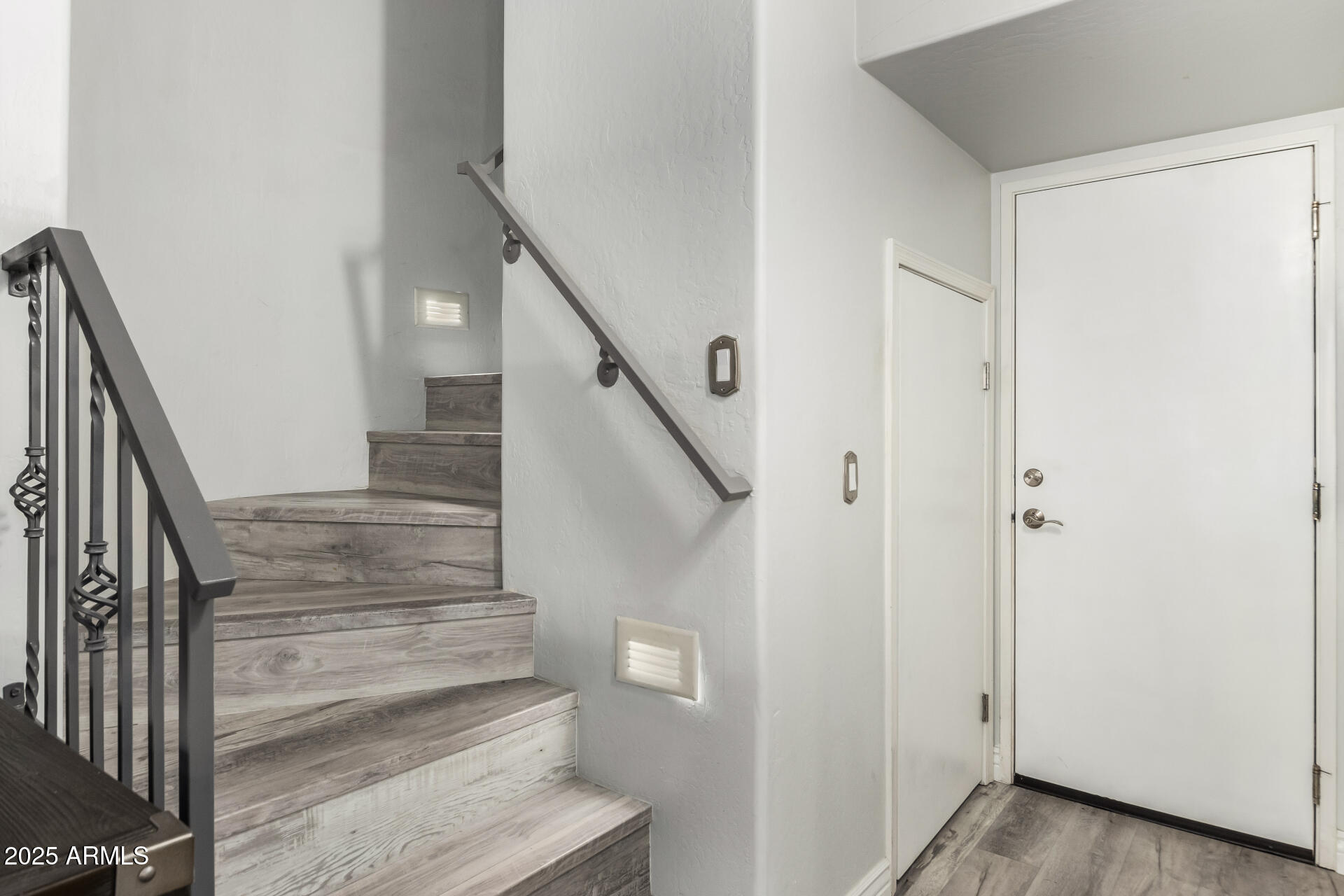 5015 E CHEYENNE Drive 31