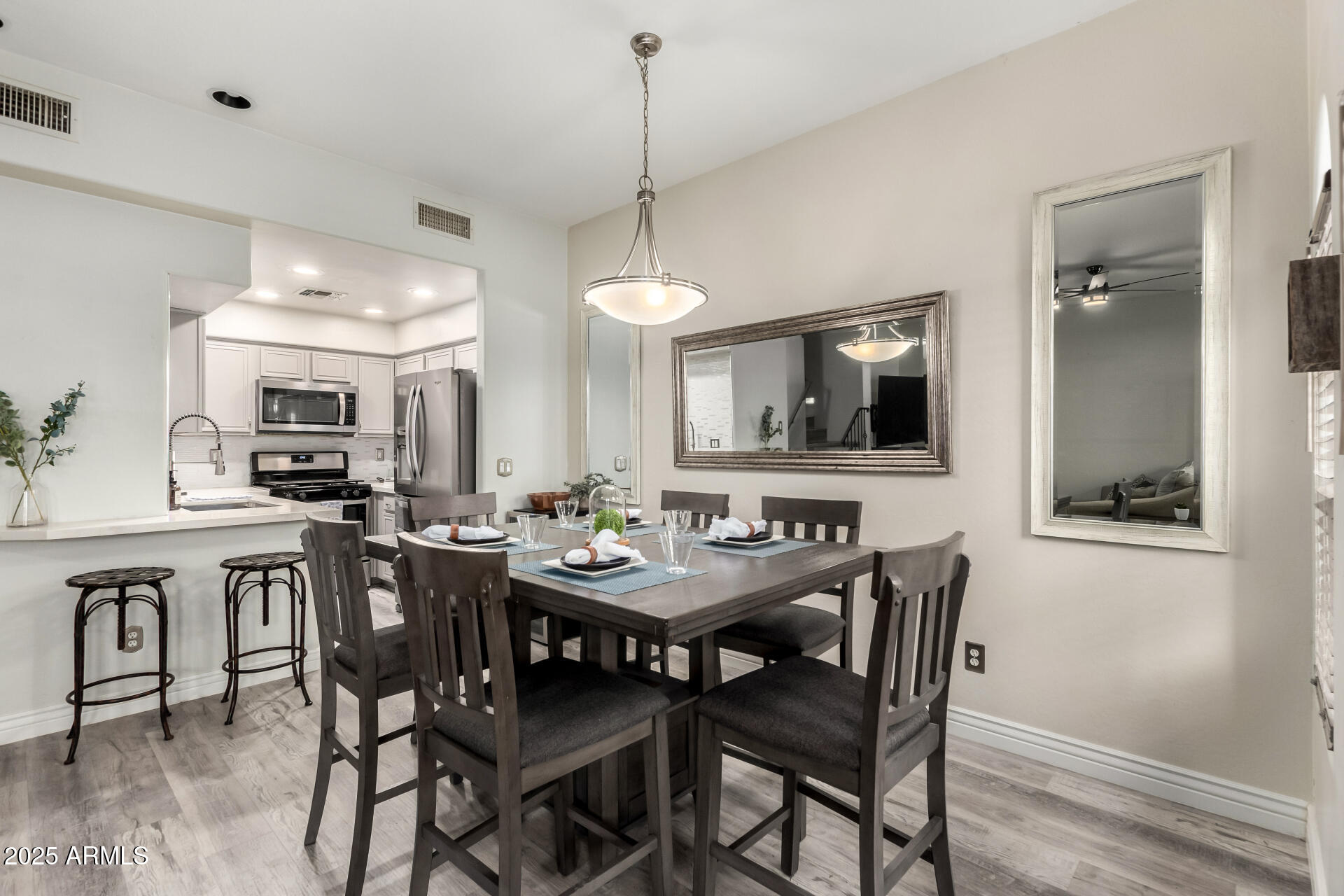 5015 E CHEYENNE Drive 31