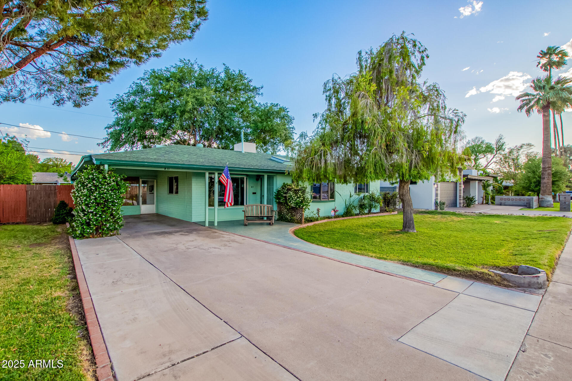 811 W OCOTILLO Road