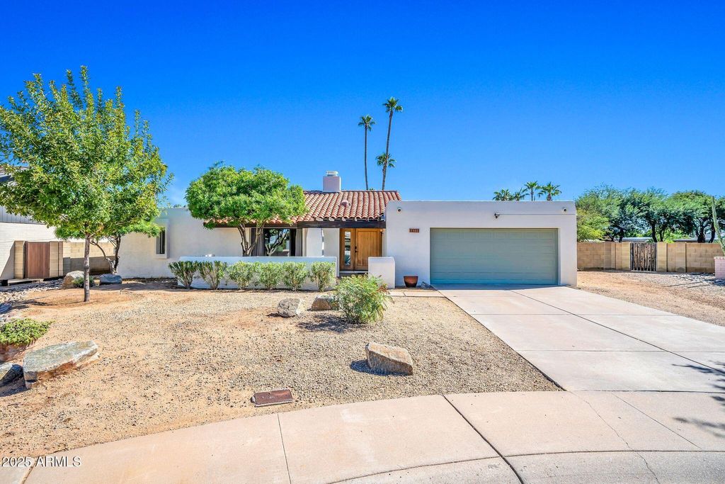 Photo of 14223 N 43rd Way, Phoenix, AZ 85032 (MLS # 6937277)