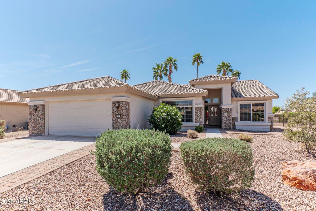 Photo of 15371 W Piccadilly Road, Goodyear, AZ 85395 (MLS # 6930255)