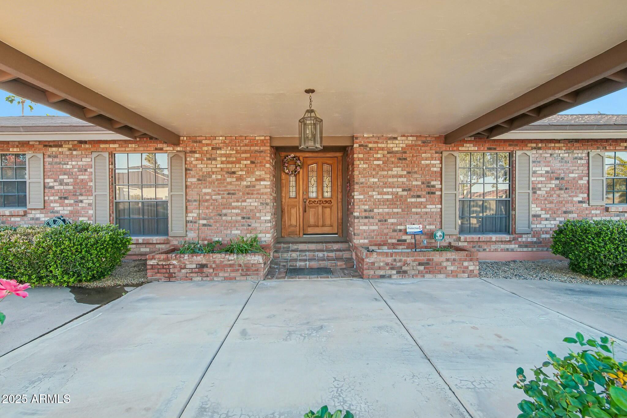 1201 W DAHLIA Drive