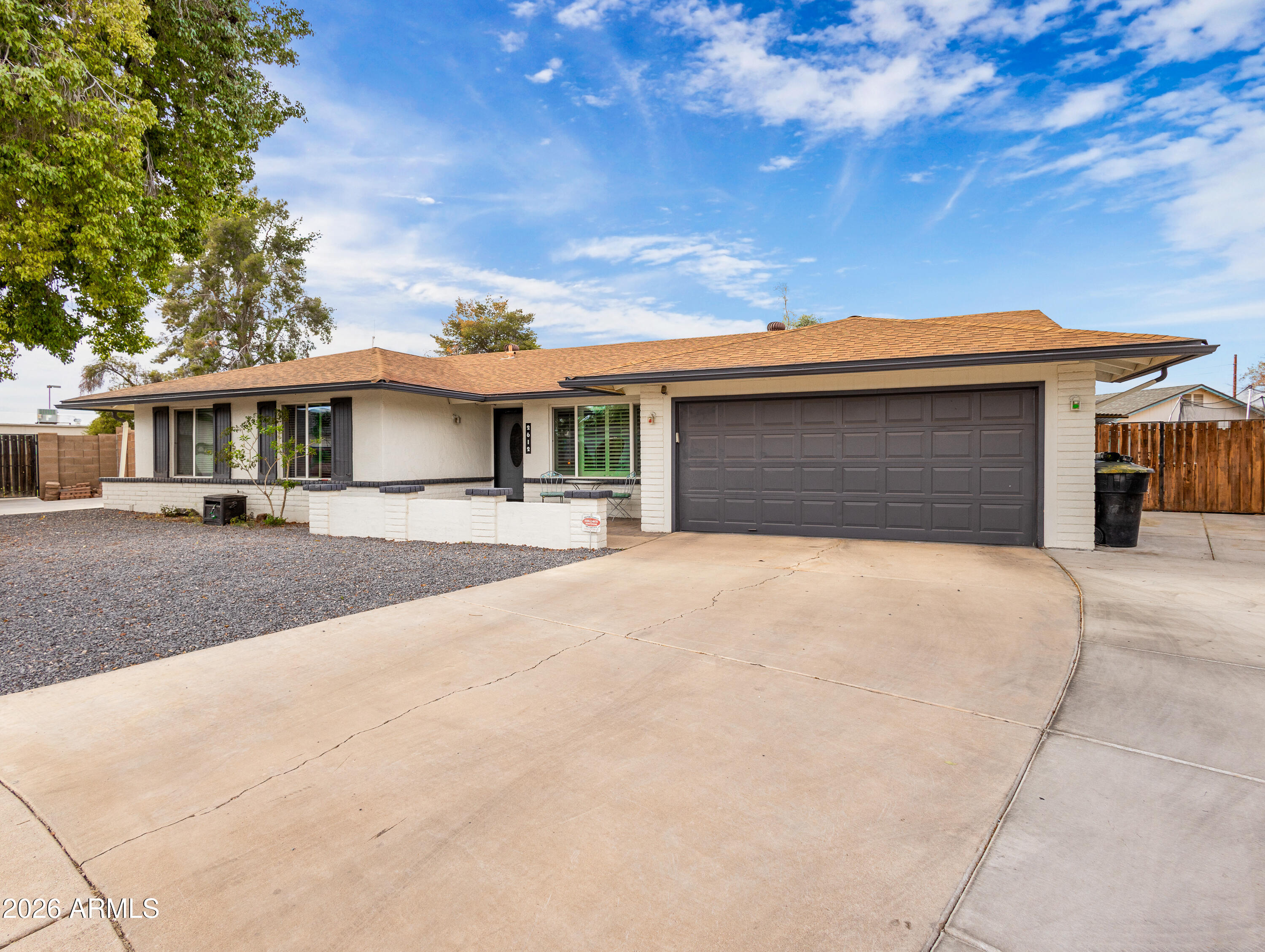 2612 W OSAGE Circle