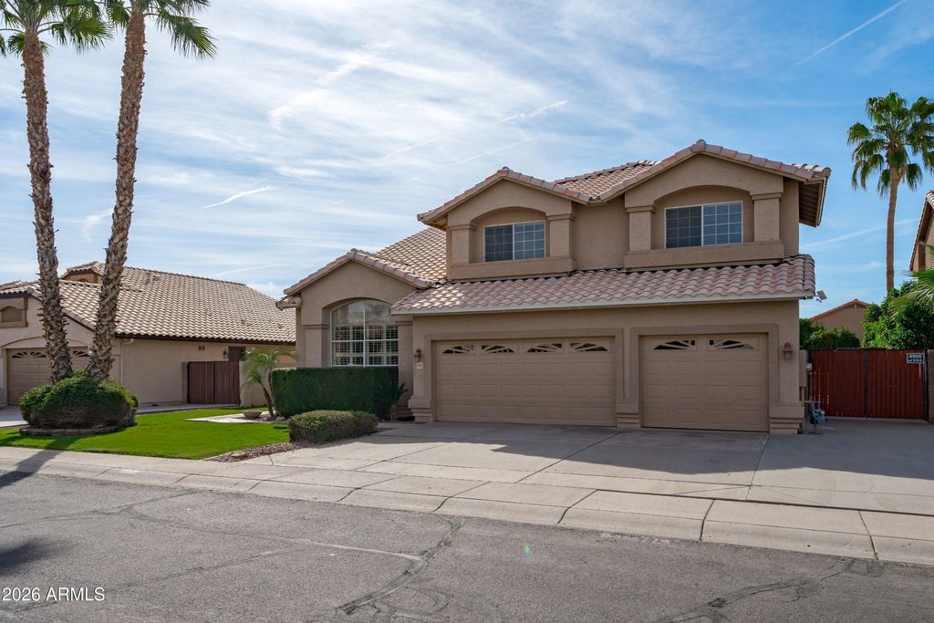 Photo of 1335 E Horseshoe Avenue, Gilbert, AZ 85296 (MLS # 6989580)