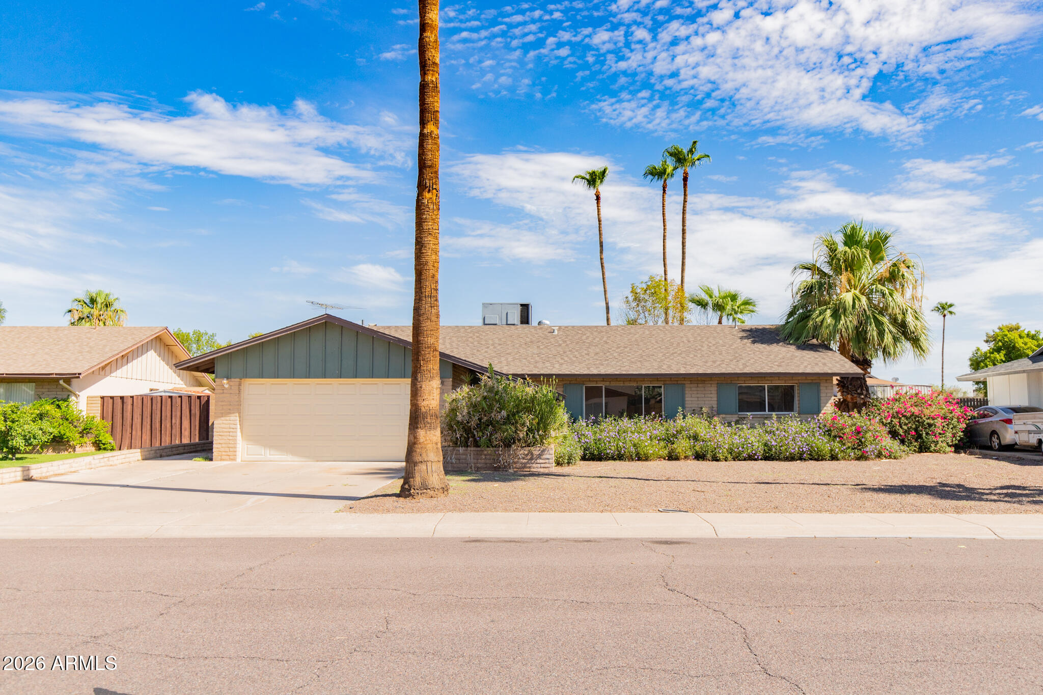 1622 E FREMONT Drive