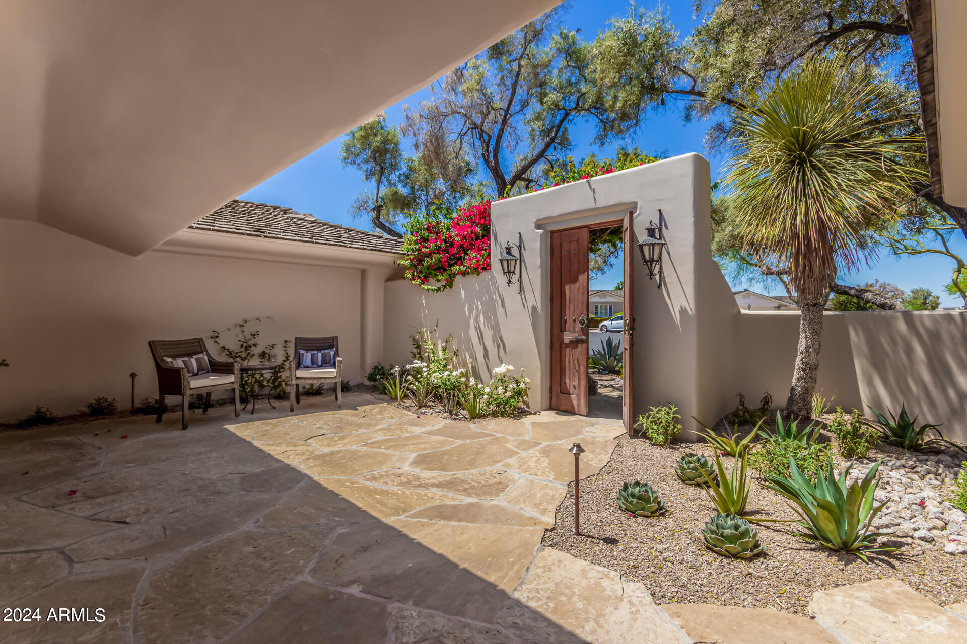 5635 E LINCOLN Drive 10