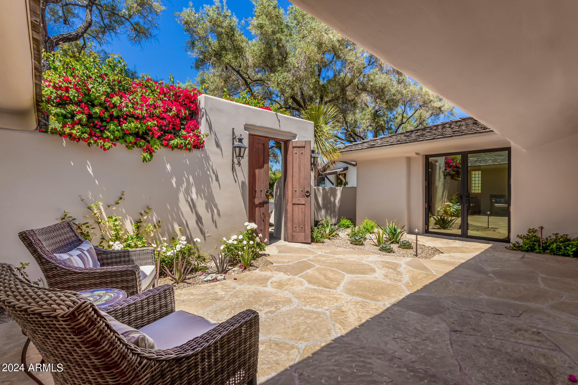 5635 E LINCOLN Drive 10