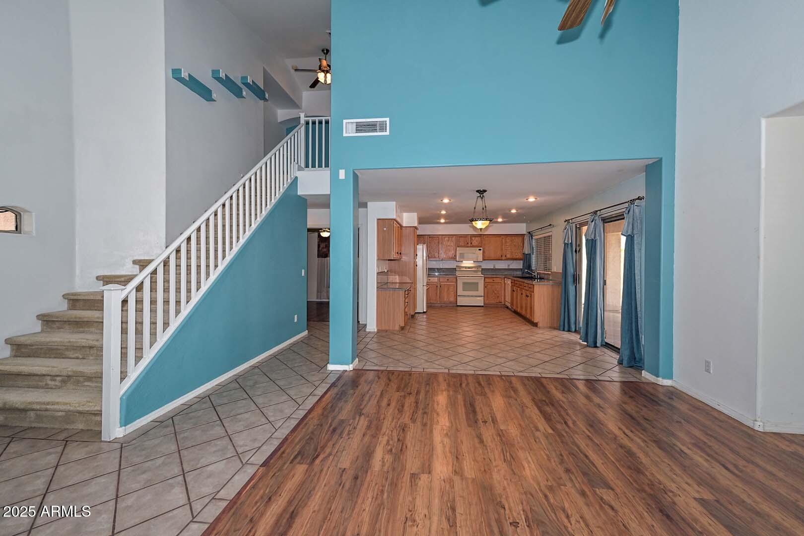 Homes 2 16828 W Windermere Way