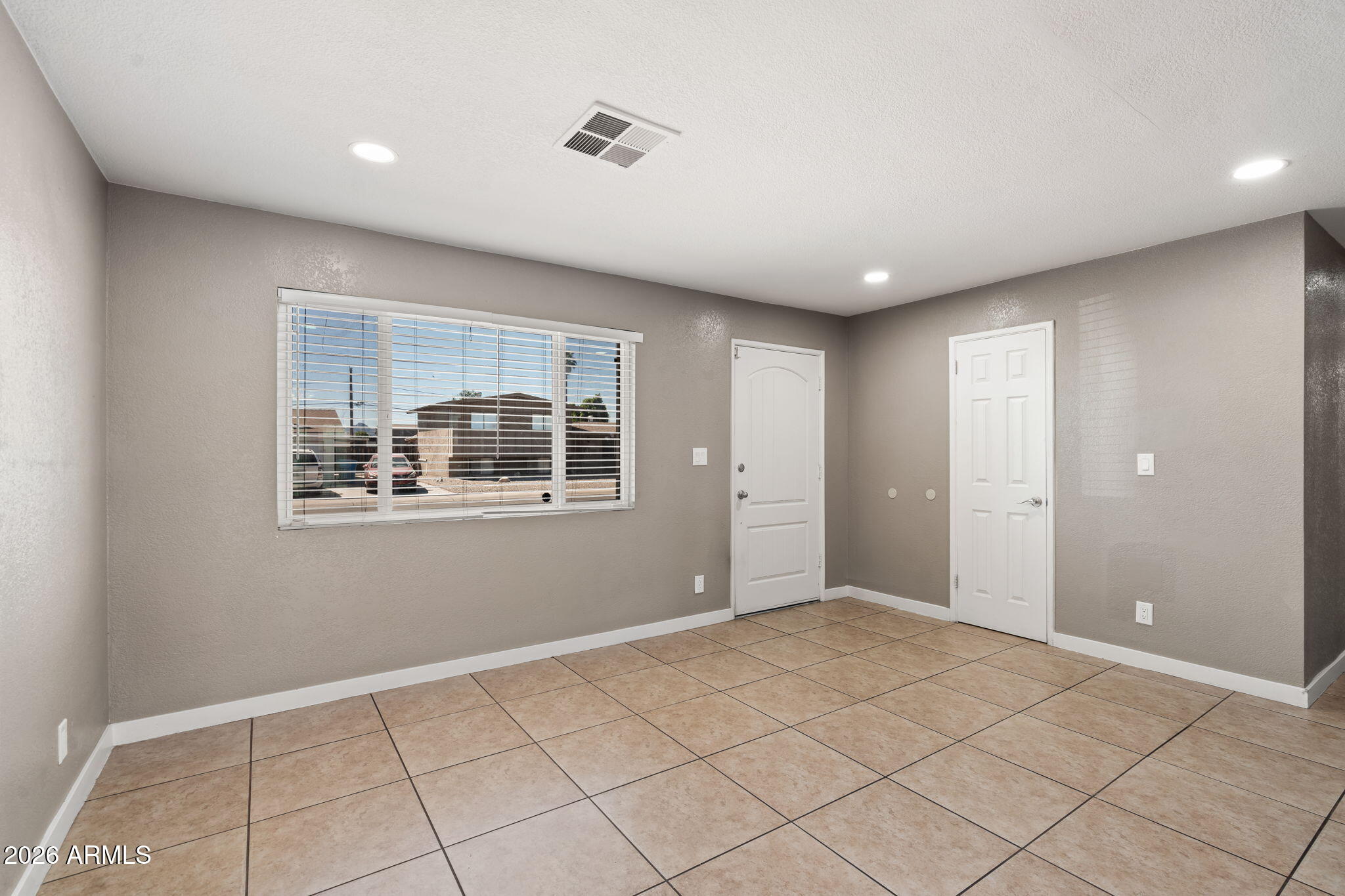 3244 E HILLERY Drive