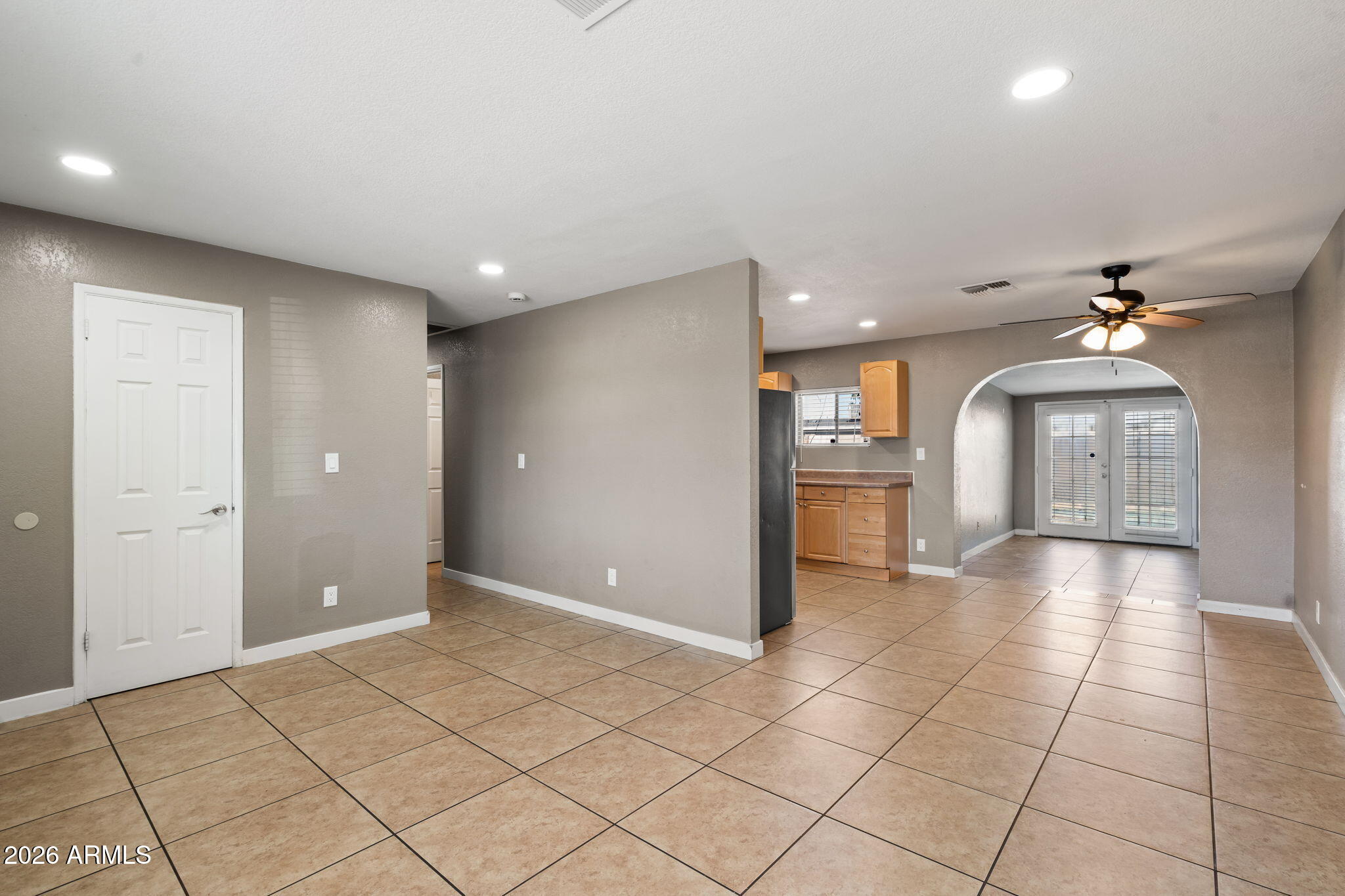 3244 E HILLERY Drive