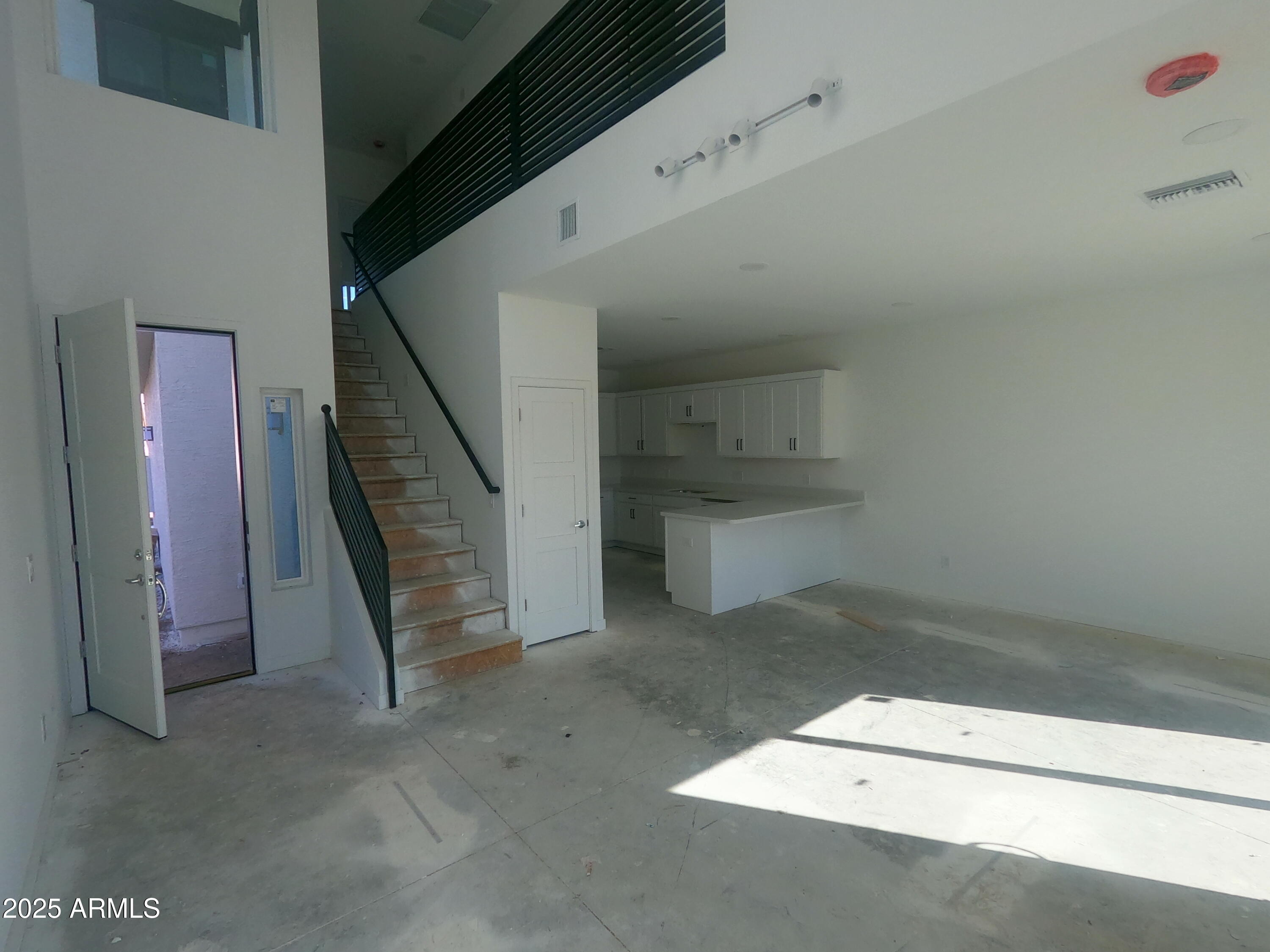 2045 E MICHIGAN Avenue