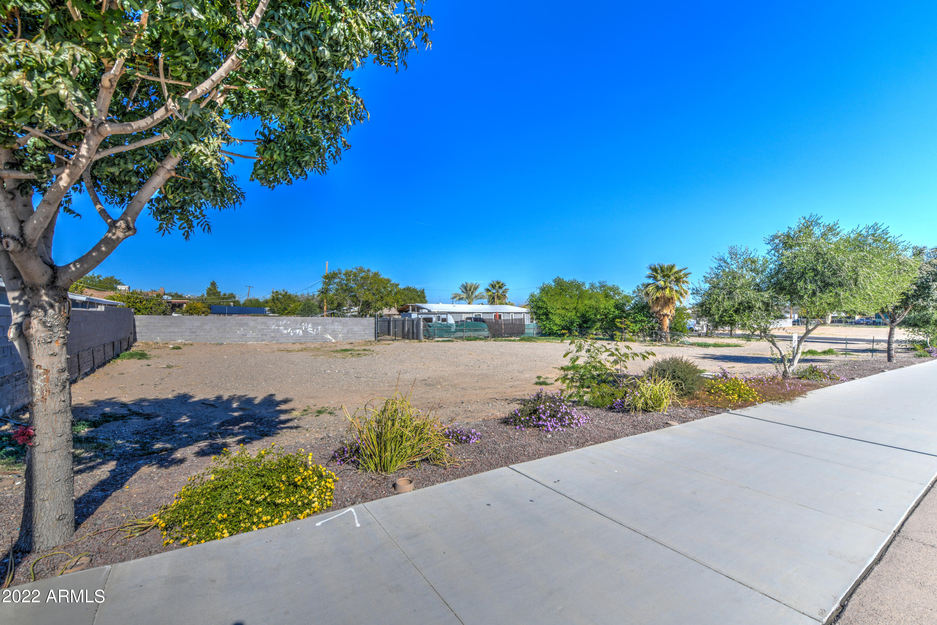 Photo 1 of 8 — 12212 W THUNDERBIRD Road 3, El Mirage, AZ 85335
