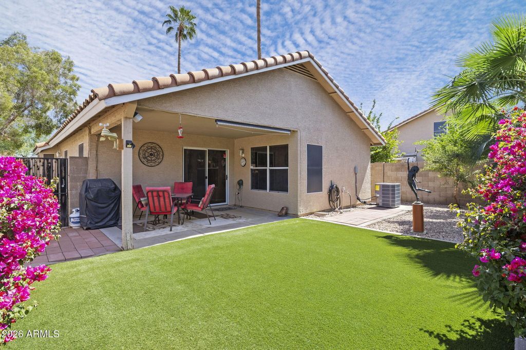 Photo of 12002 N 79th Drive, Peoria, AZ 85345 (MLS # 7001105)