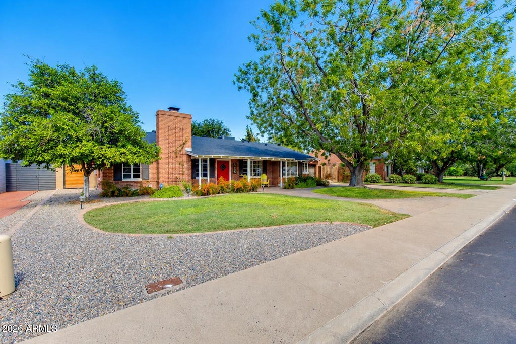 Photo of 232 E Medlock Drive, Phoenix, AZ 85012 (MLS # 7094268)