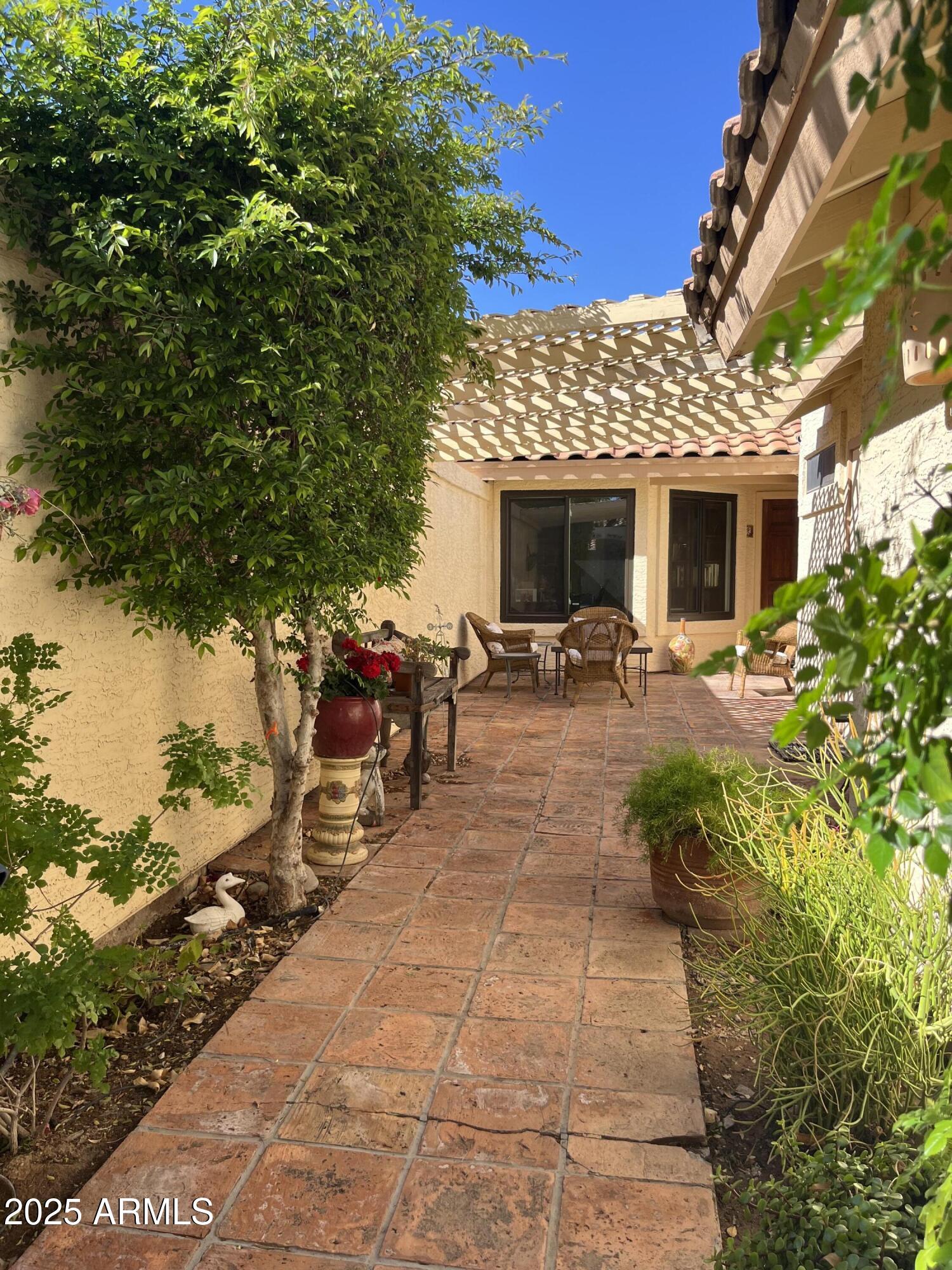 50 W Calle de Arcos --