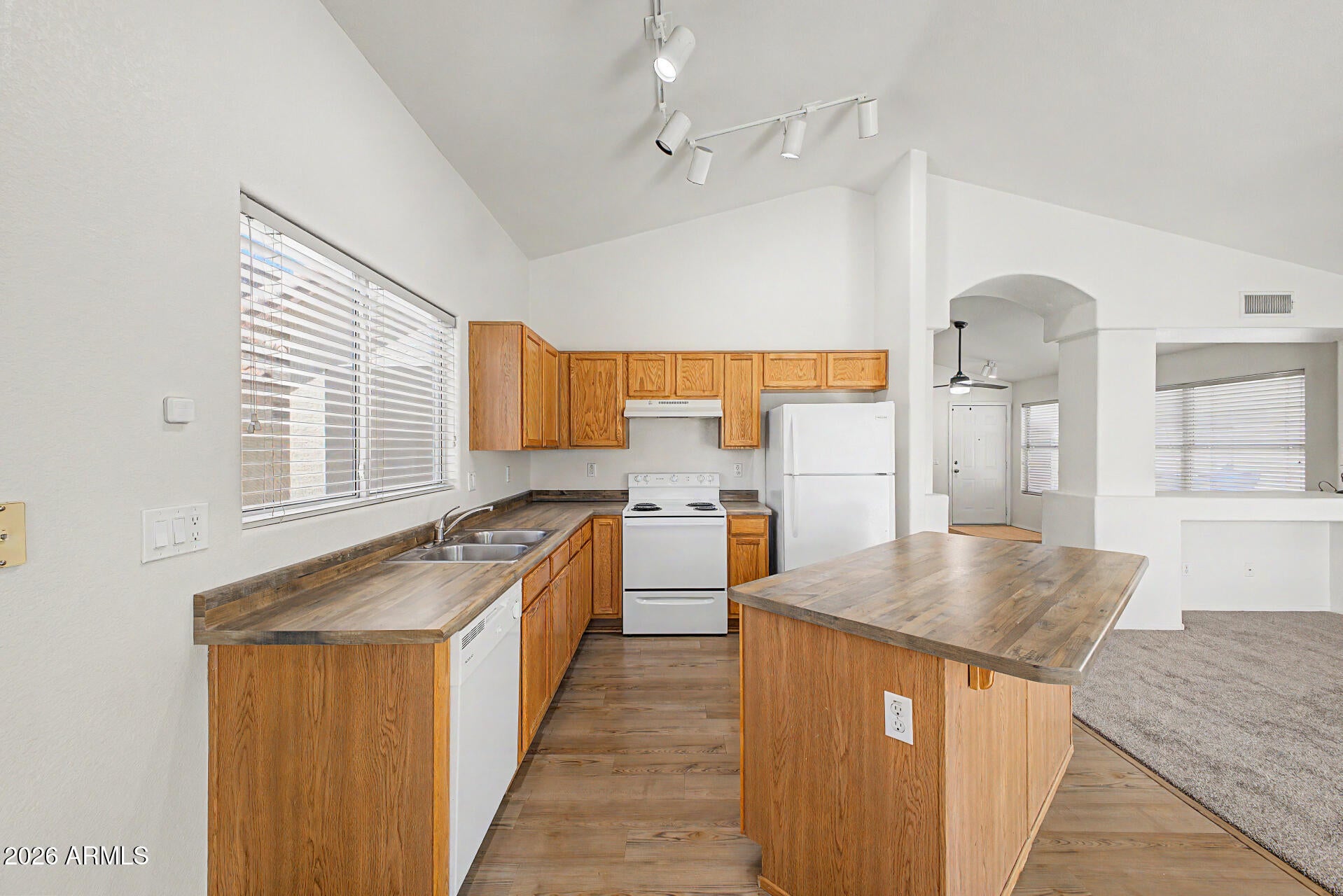 3039 W MATTHEW Drive