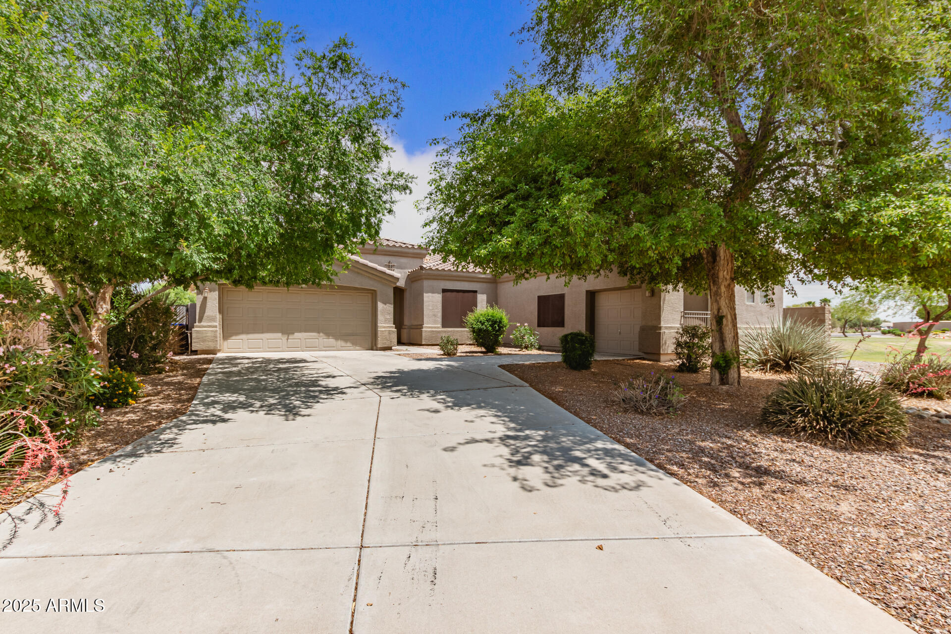 41804 W CARLISLE Lane