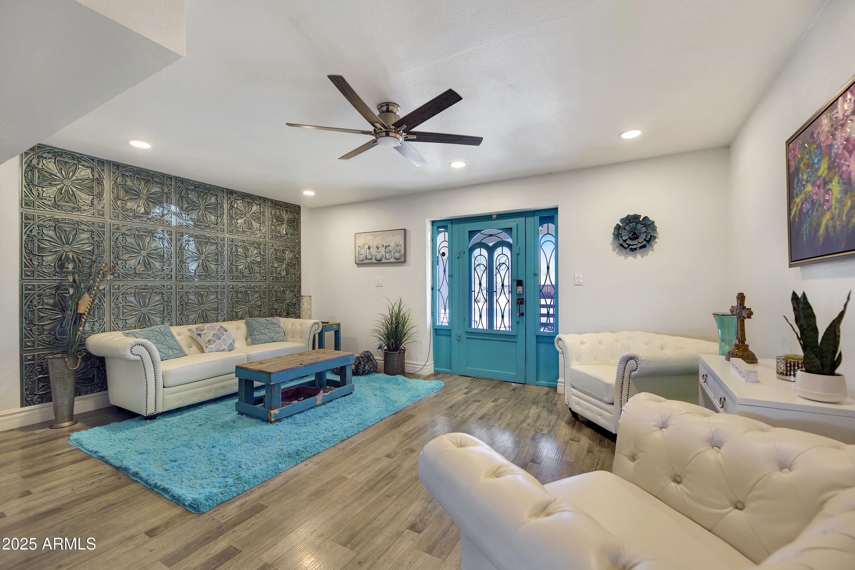 2916 E Campo Bello Drive