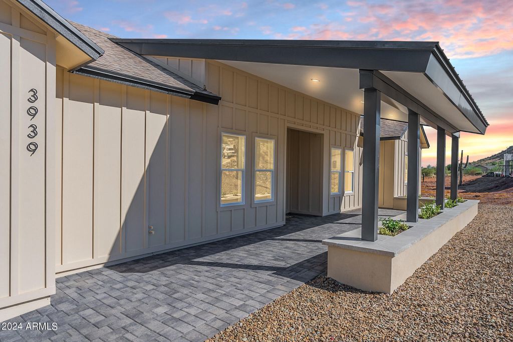 Photo of 3939 S Veronica Lane, Gold Canyon, AZ 85118 (MLS # 6917343)