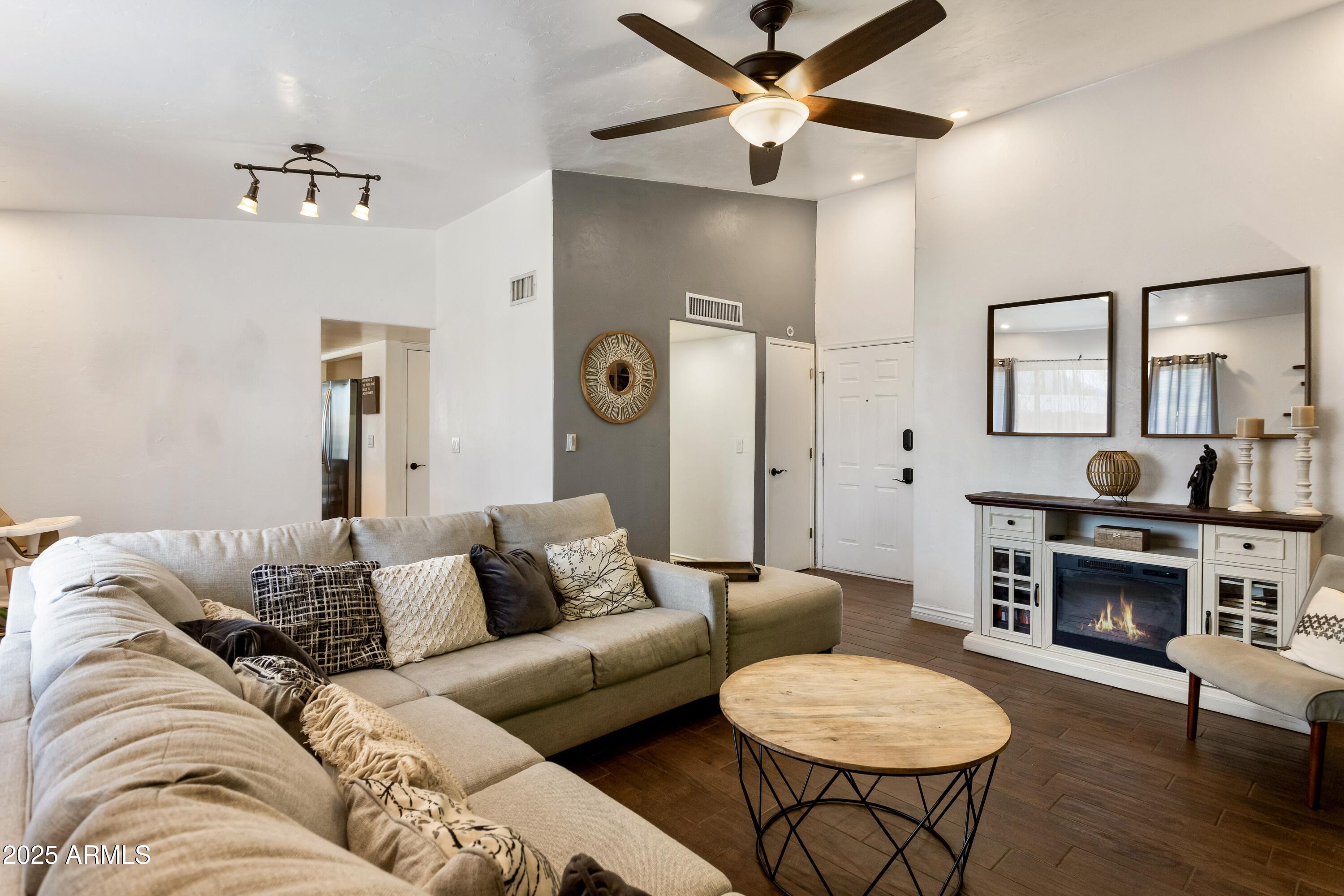 QUAIL HOLLOW - Residential