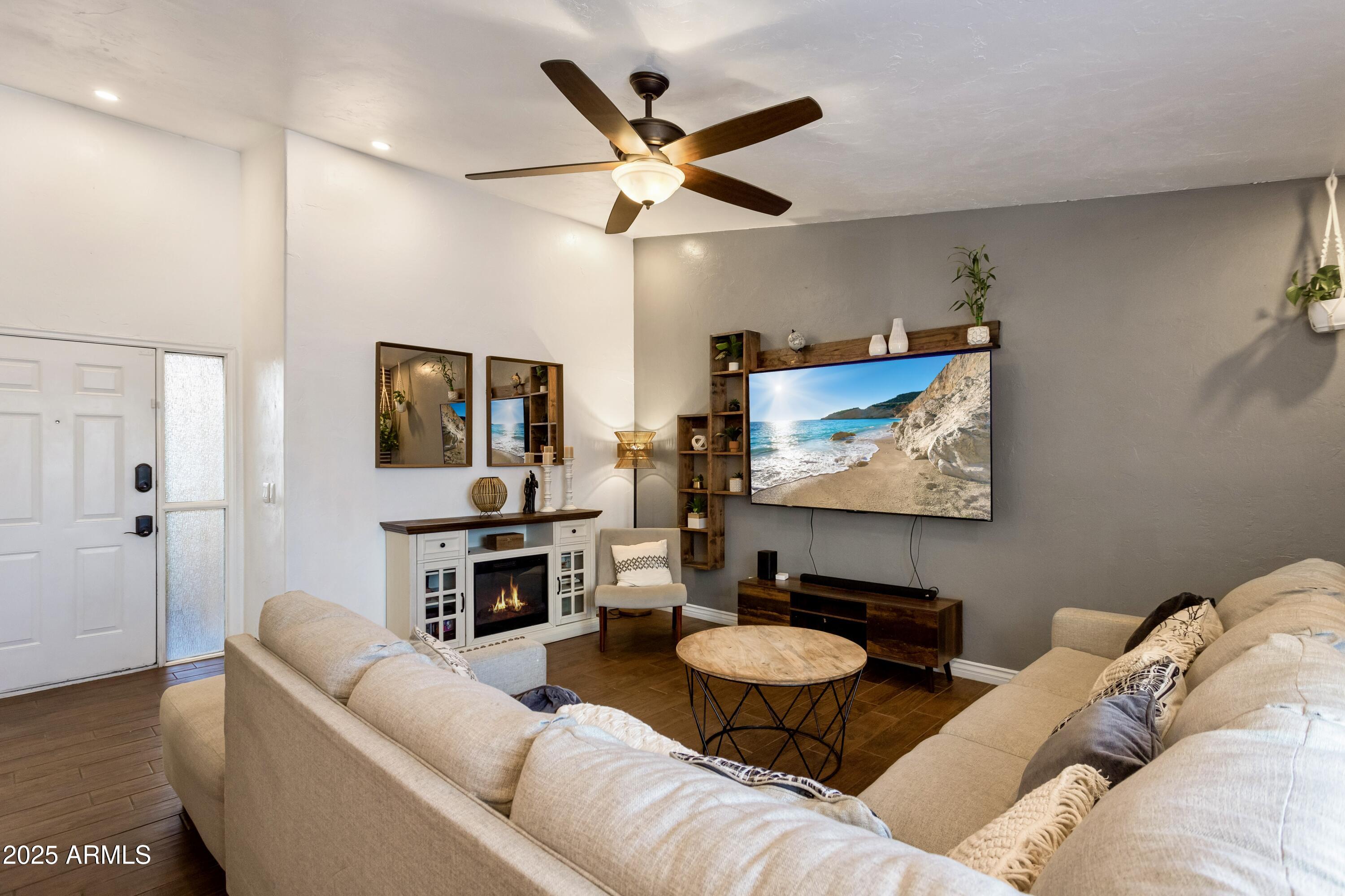 QUAIL HOLLOW - Residential