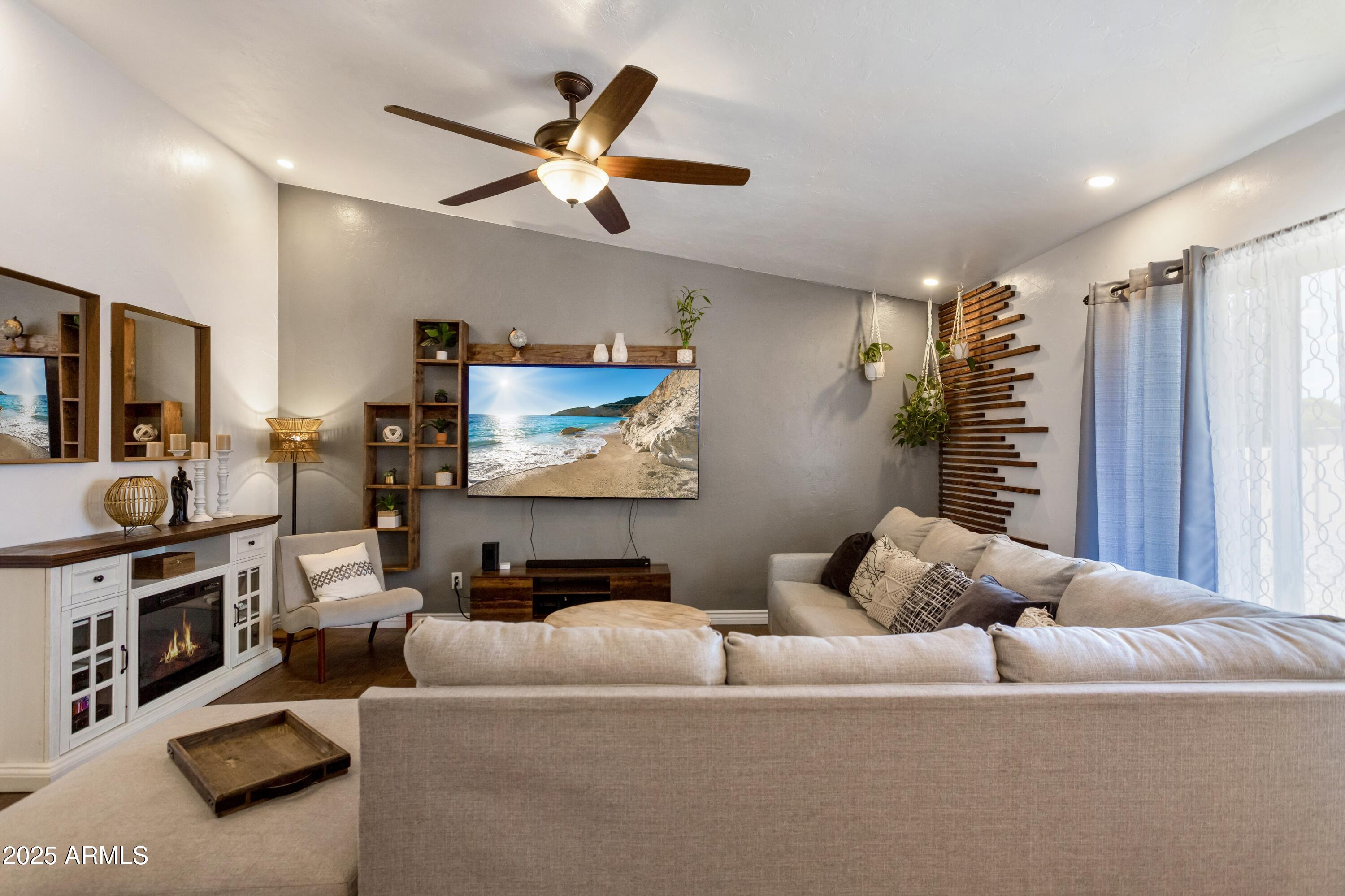 QUAIL HOLLOW - Residential