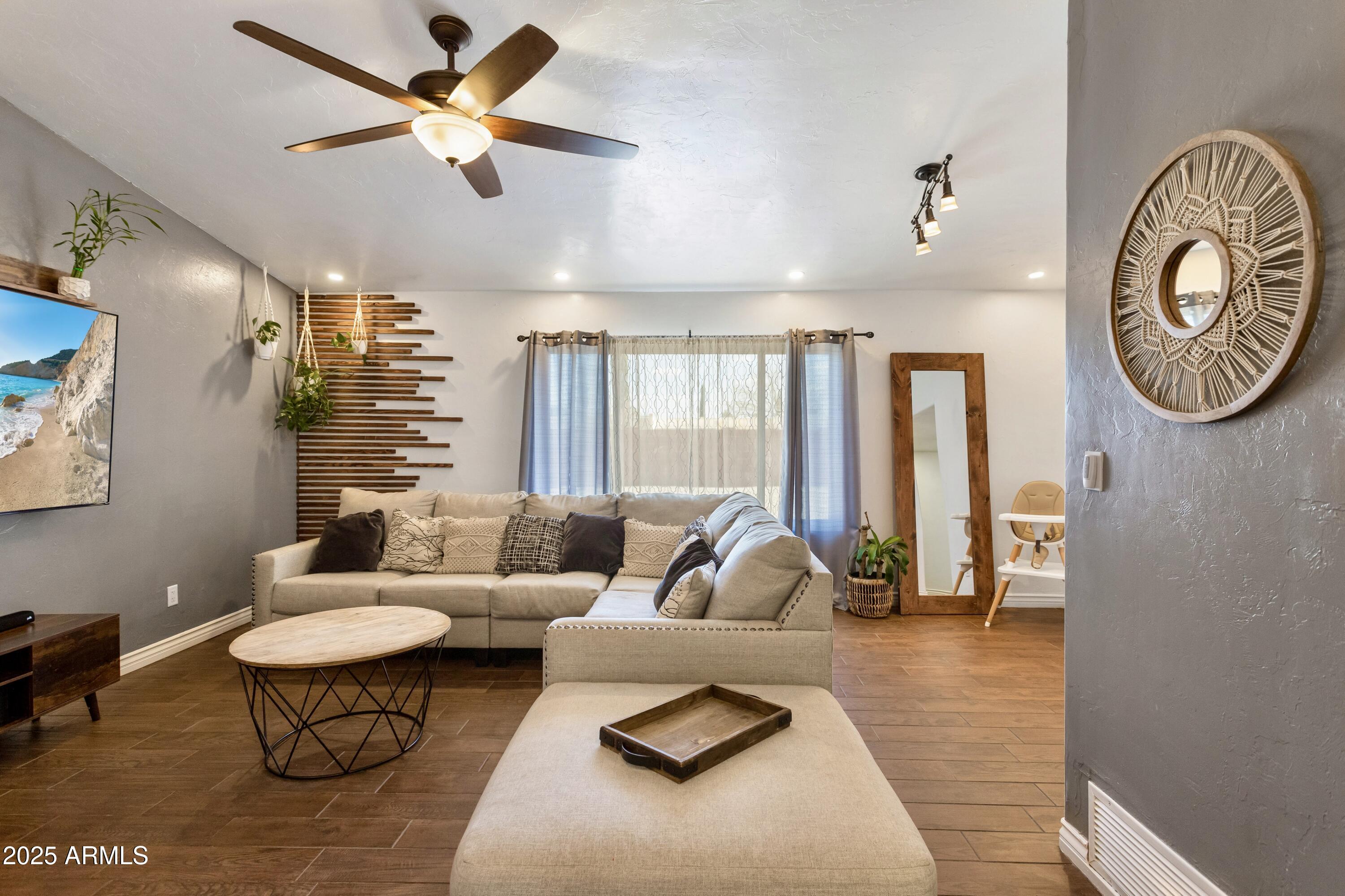 QUAIL HOLLOW - Residential