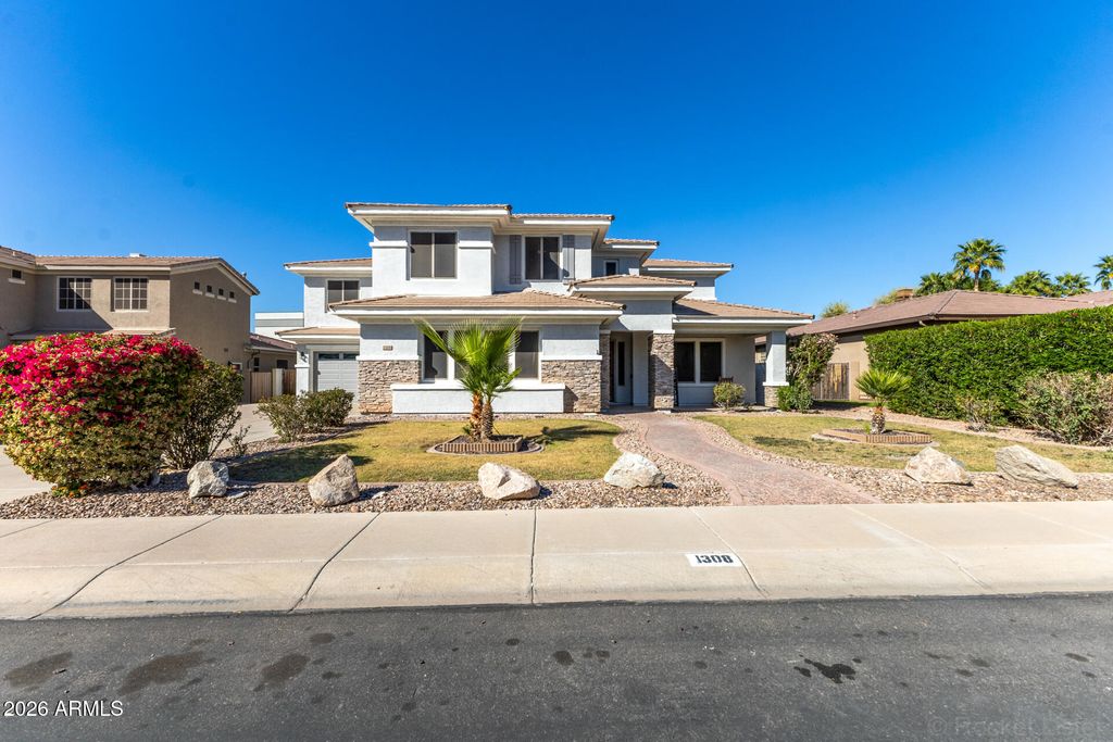 Photo of 1308 E Flamingo Court, Gilbert, AZ 85297 (MLS # 6995096)