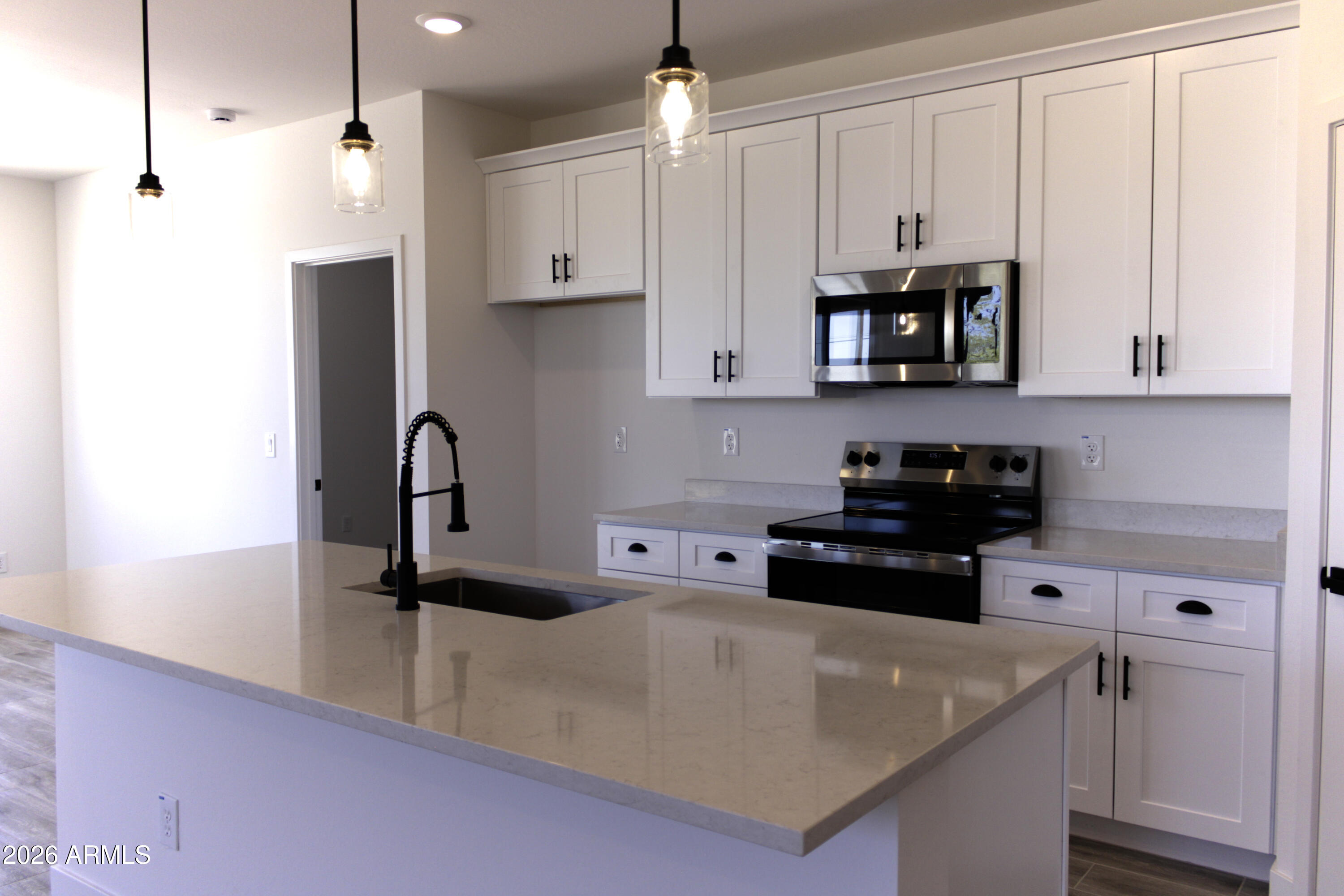 3220 W SOLANO Drive