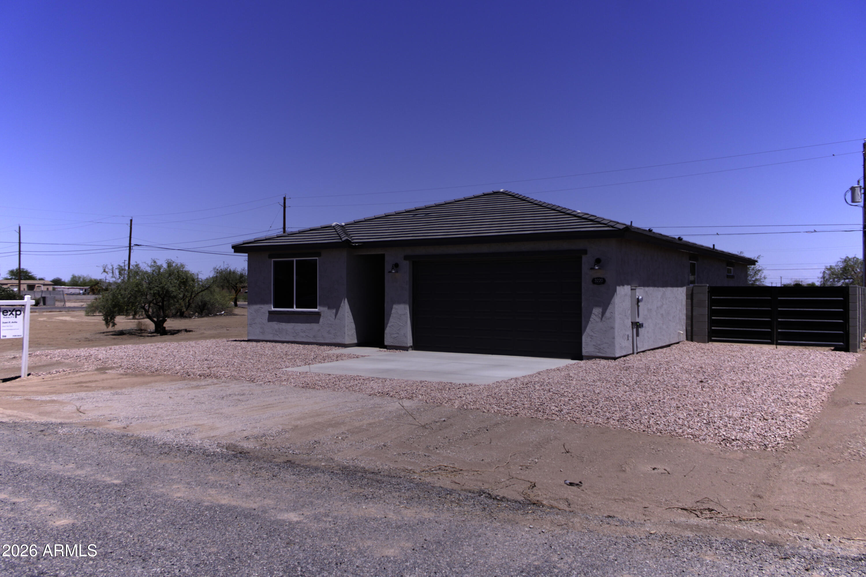 3220 W SOLANO Drive