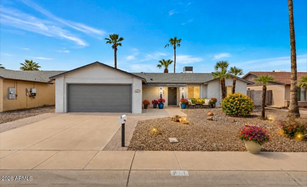 911 W LOUGHLIN Drive