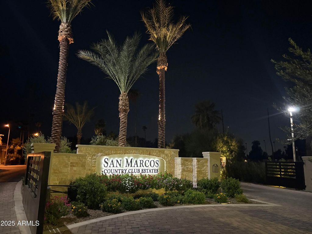 Photo of 389 W Fairway Place, Chandler, AZ 85225 (MLS # 6928165)
