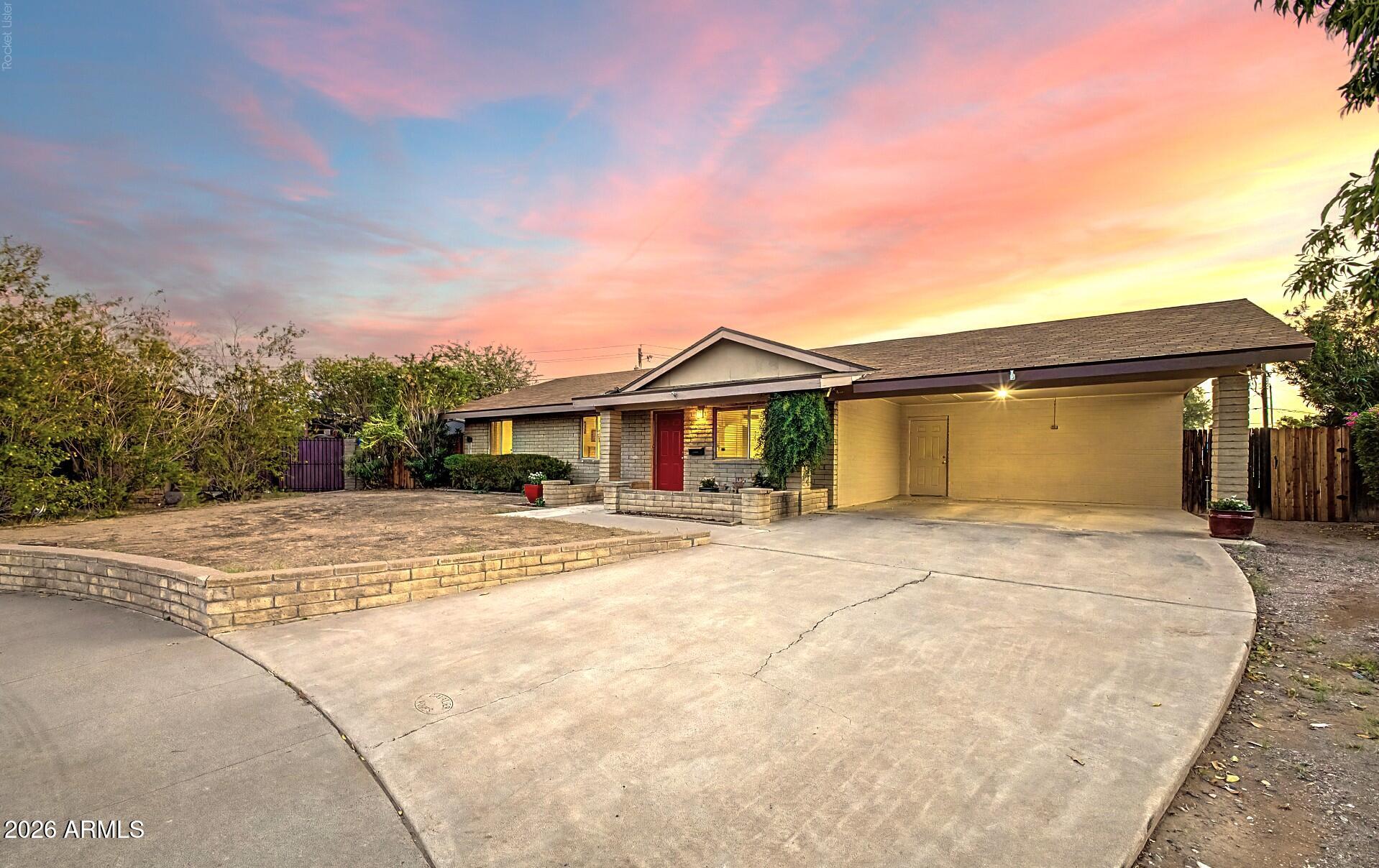 11208 N 38TH Place