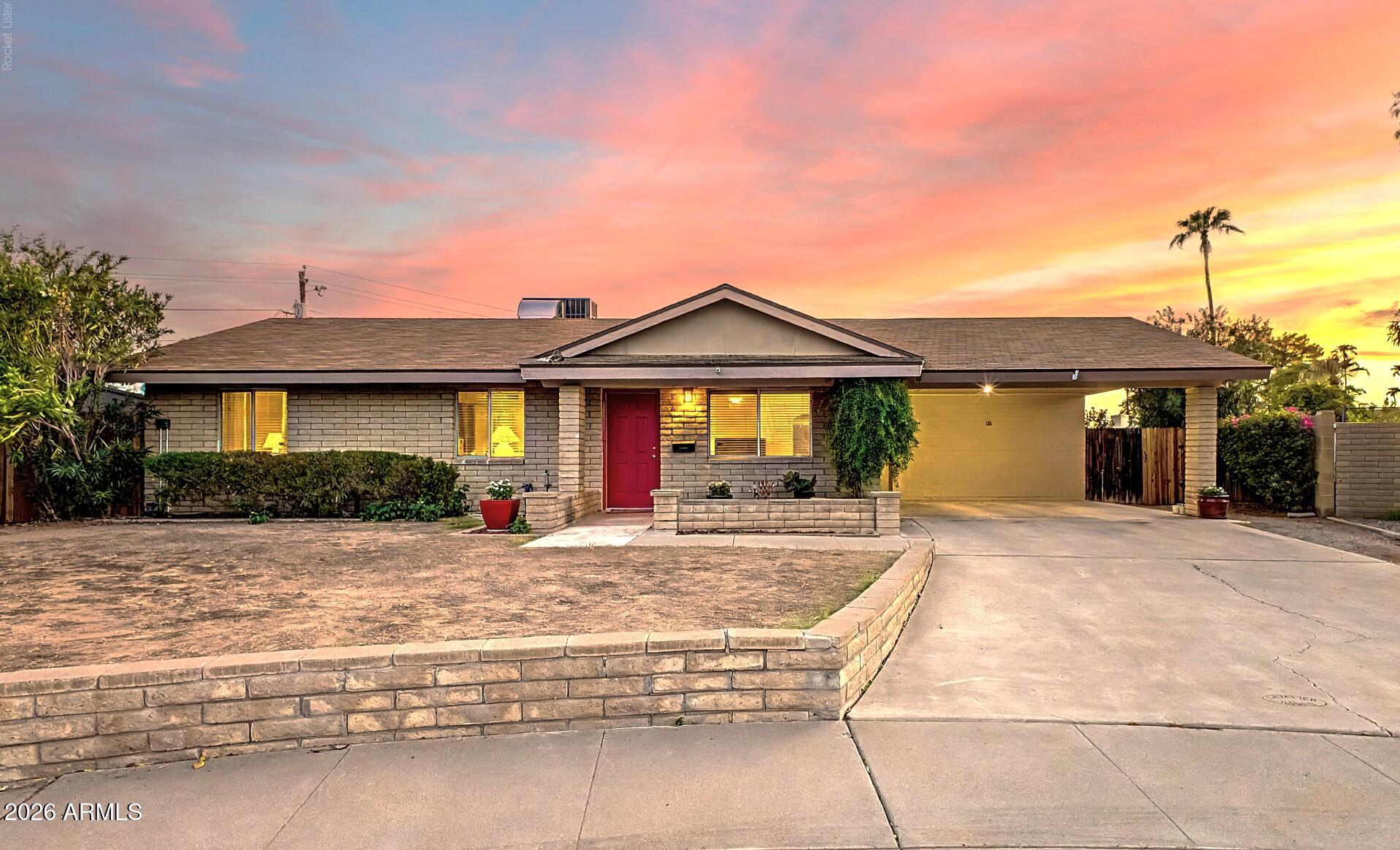 11208 N 38TH Place