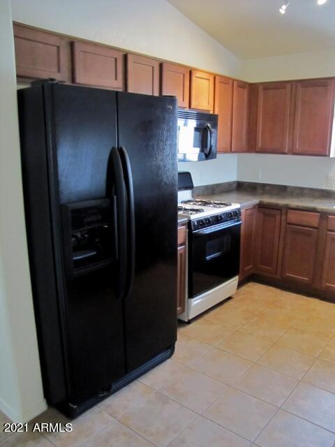 CHAPARRAL VILLAGE NORTH PHASE 4 - Residential Lease